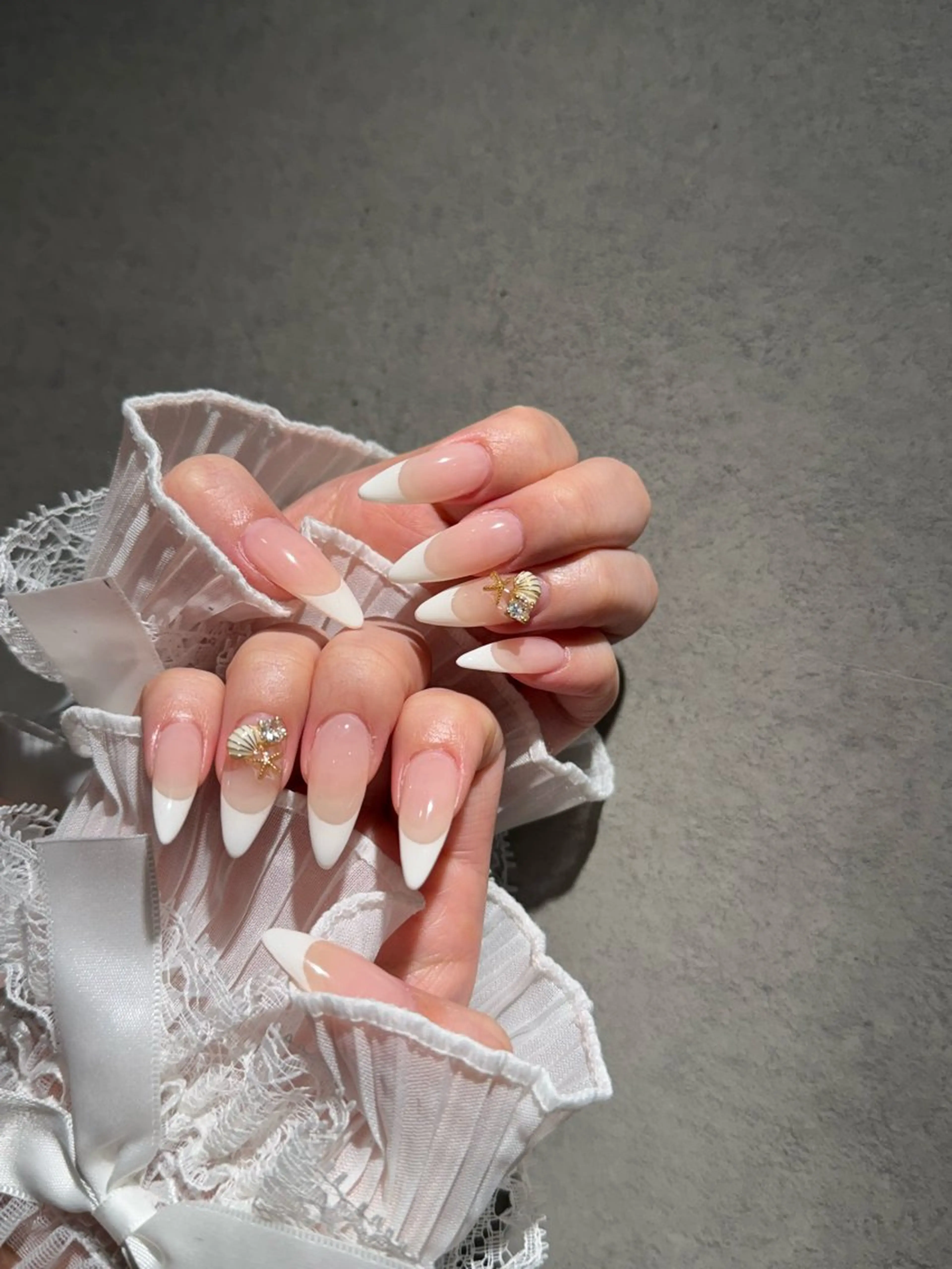 ネイル I-nailロング /ワンホン/キラキラのネイルデザイン