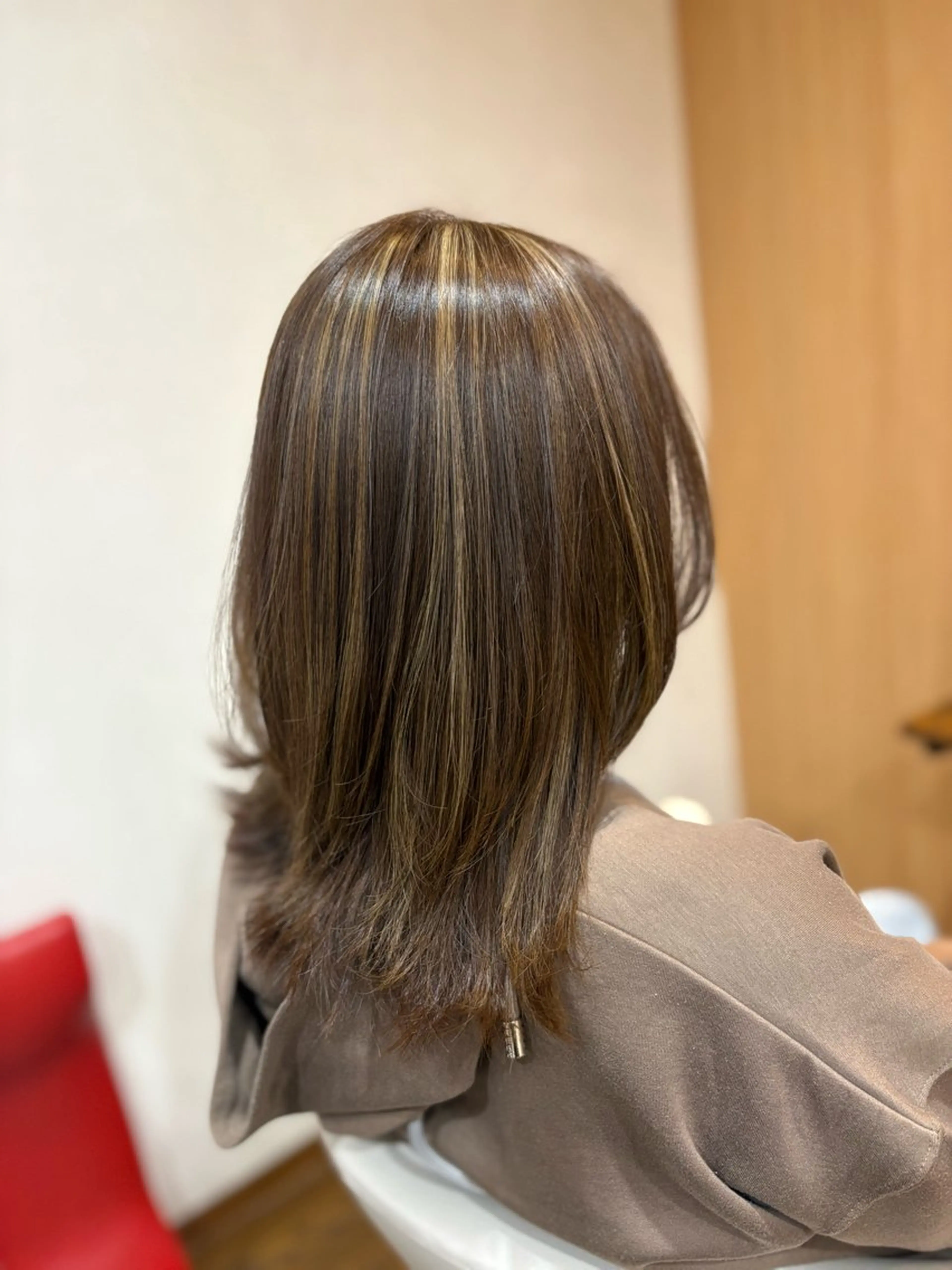 ロング くびれヘア ハイライト MOLLASALON 浅香山店所属・髪質改善カラー 縮毛矯正🤍辻桃加のヘアスタイル