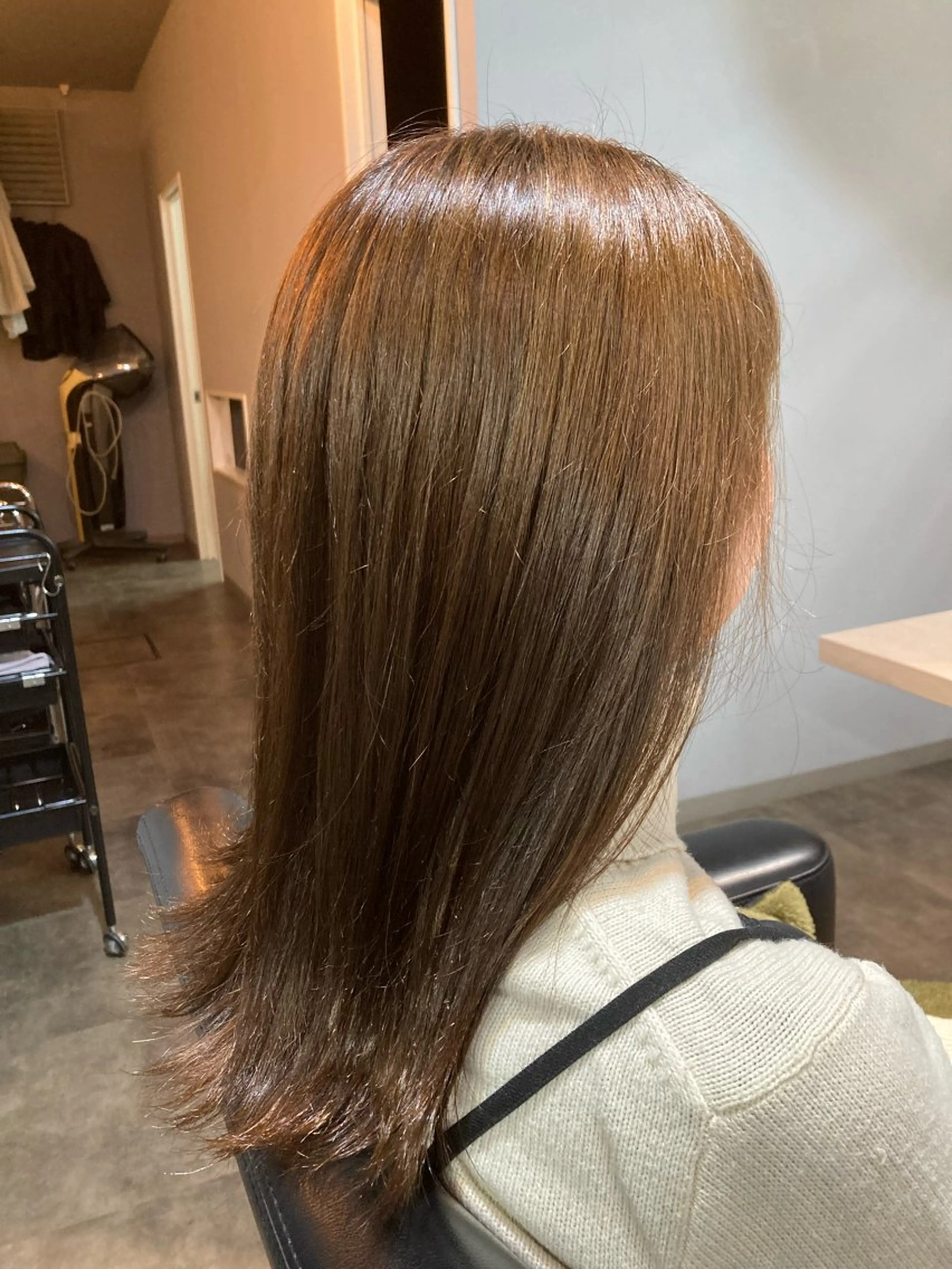 ミディアム カラー ブラウンカラー オリーブブラウン ヘアカラー 三上 琳のヘアスタイル