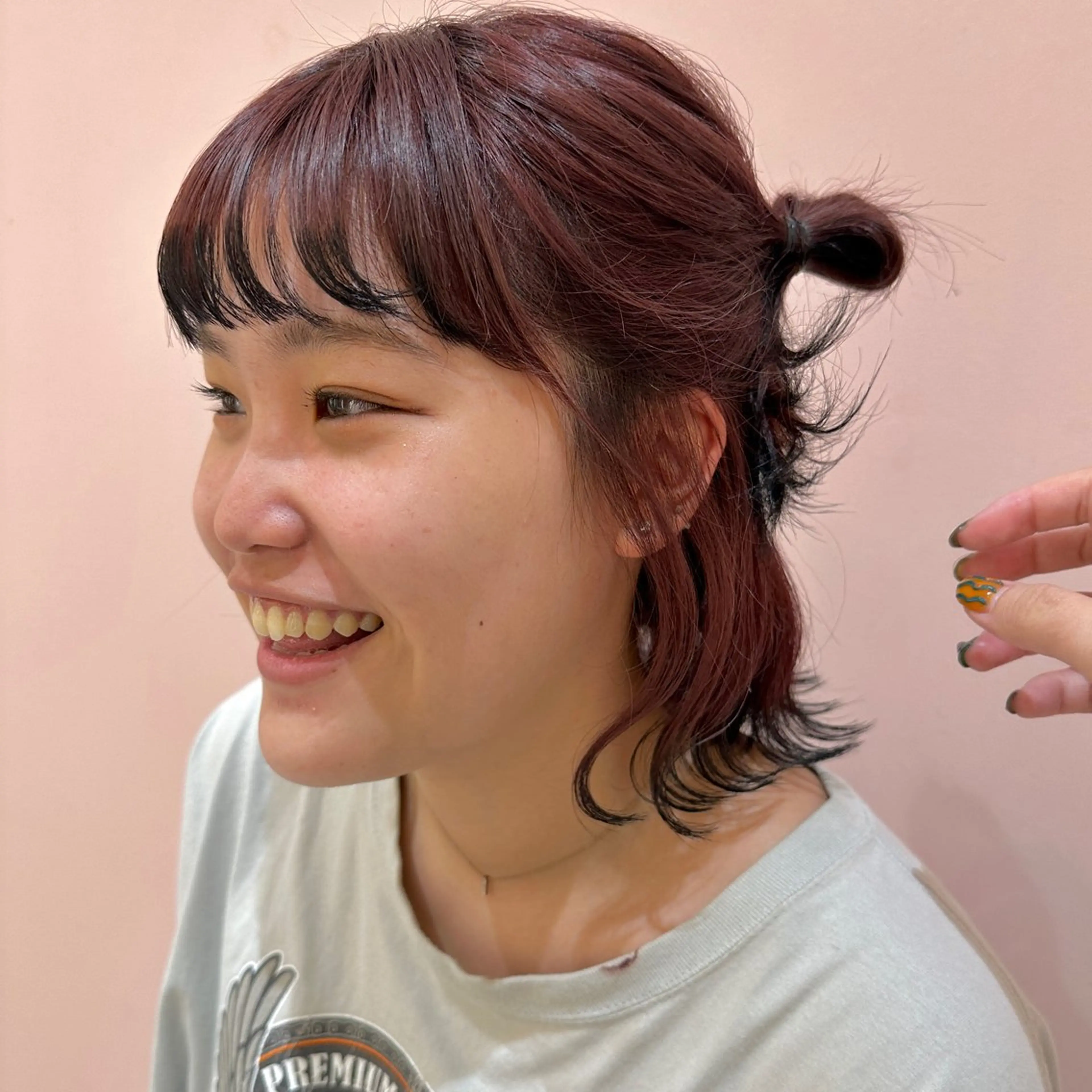 ミディアム カラー ヘアアレンジ カット ヘアカラー トリートメント レイヤー/ウルフ/ ハイトーンchimiのヘアスタイル