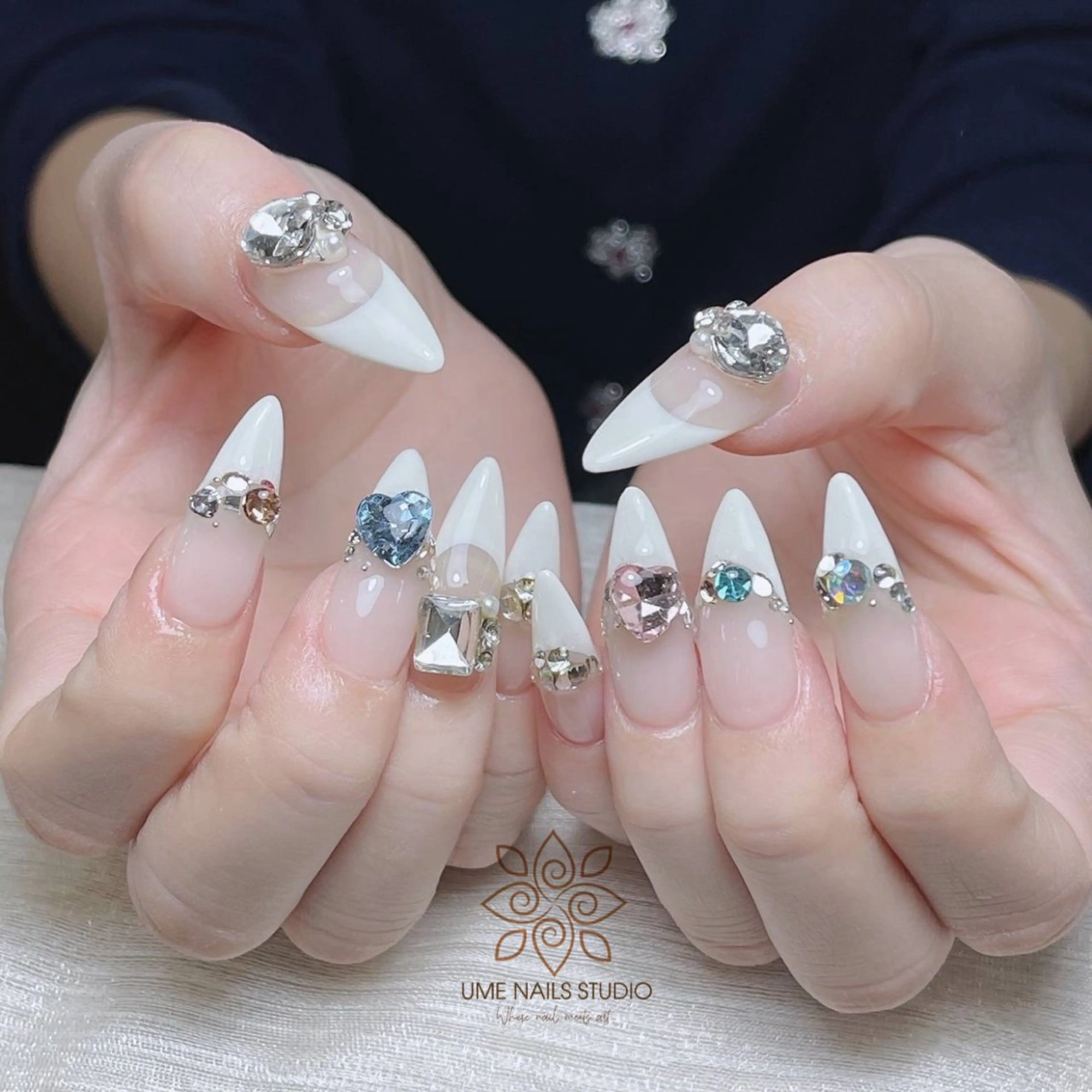 ネイル チークネイル クリアネイル ガーリー キラキラネイル 韓国ネイル Ume Nail Studioのネイルデザイン