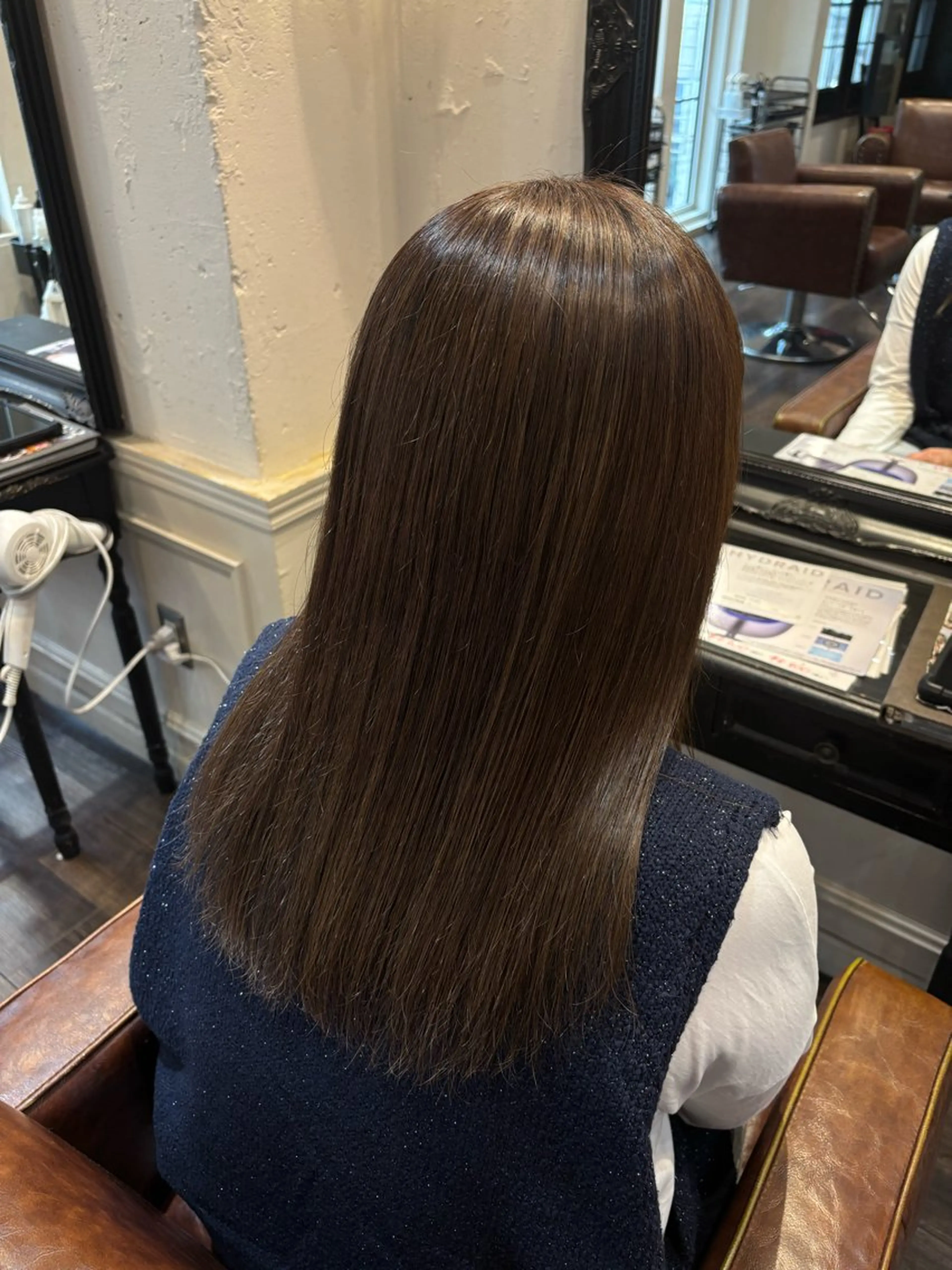 セミロング カラー 横田 優歩のヘアスタイル