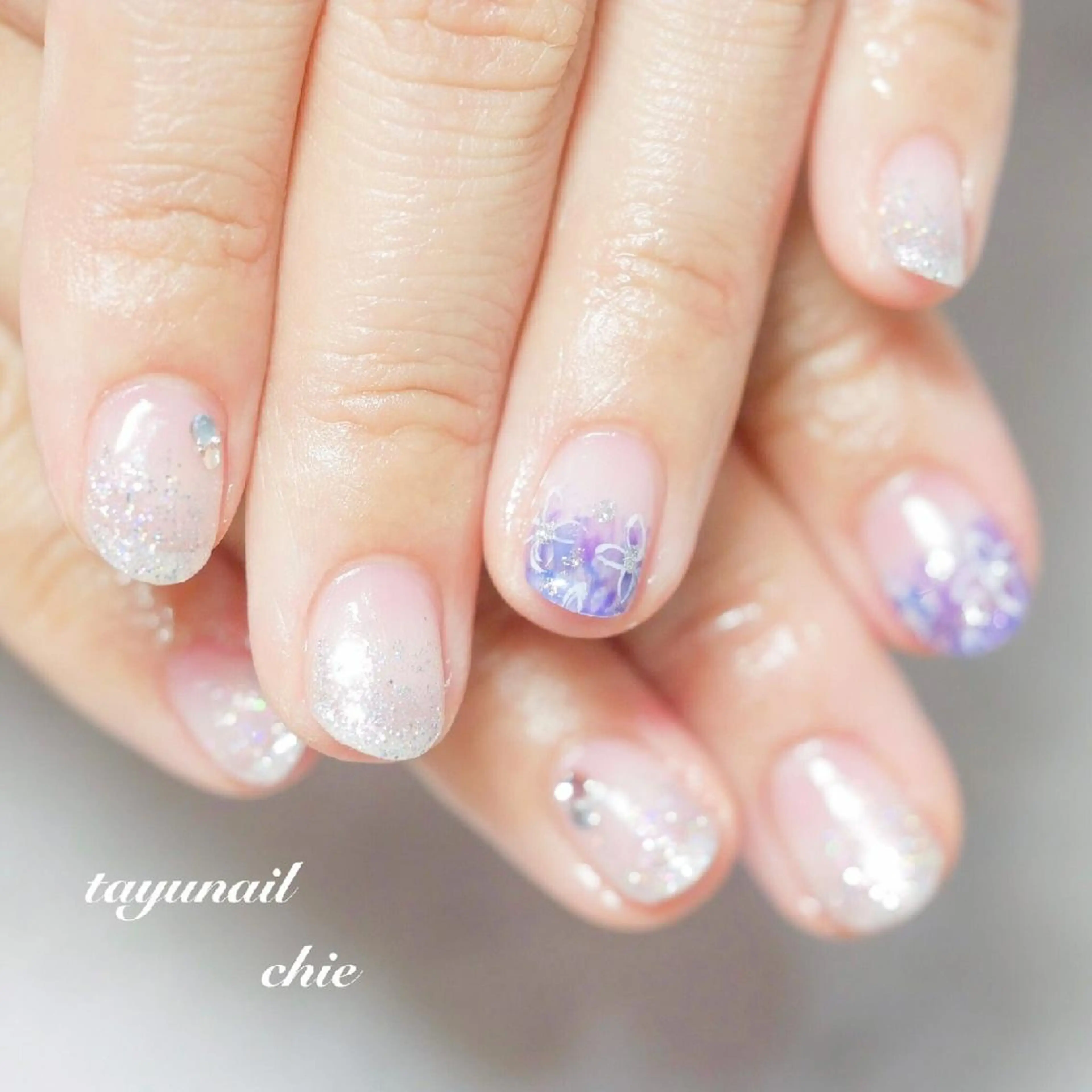 ネイル ブルー ジェルネイル グラデーション ラメ(グリッター) ラメグラデーション ネイルサロン 【たゆnail】のネイルデザイン