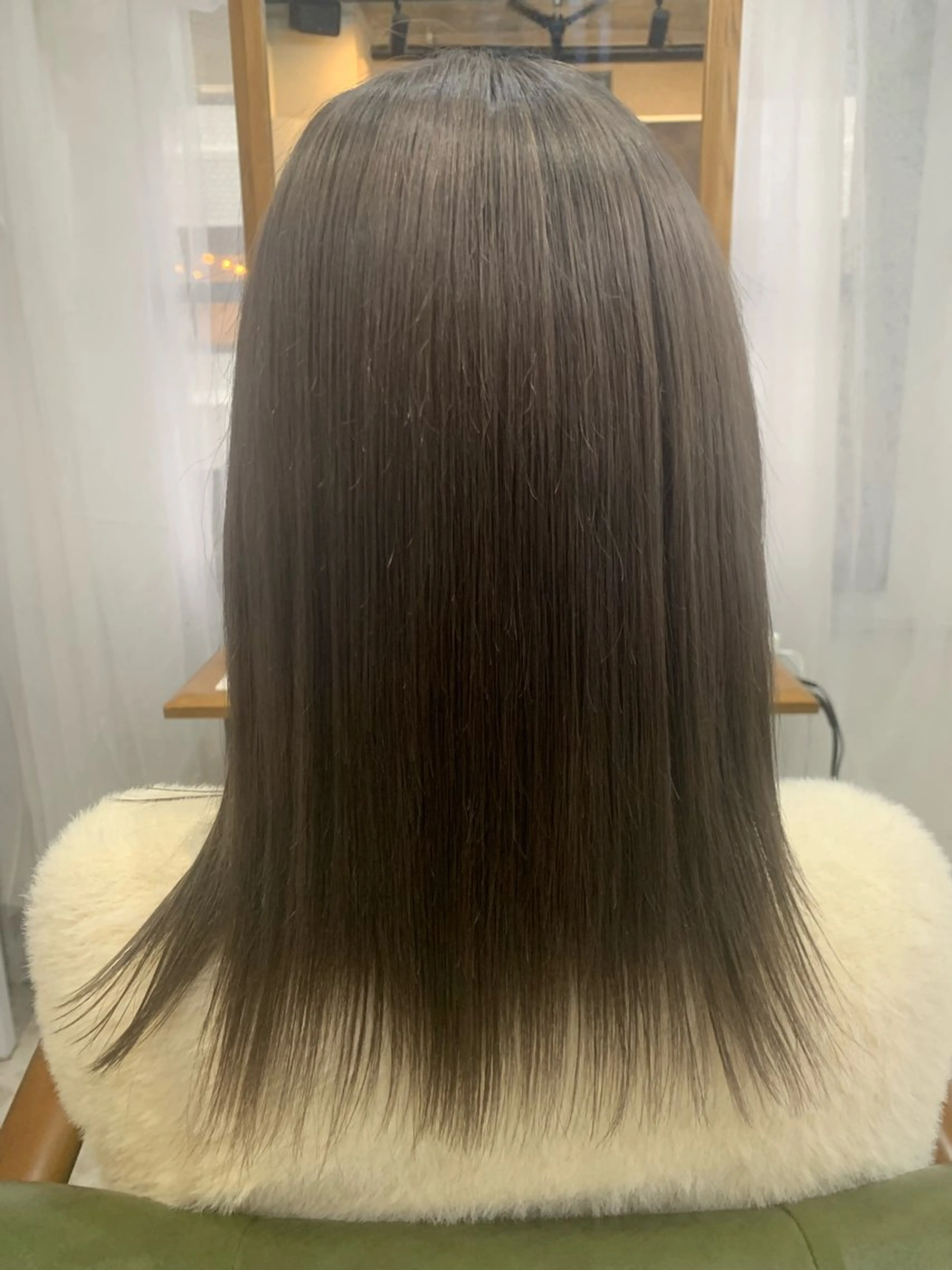 ミディアム カラー LOARK HAIR 市川笑瑠のヘアスタイル