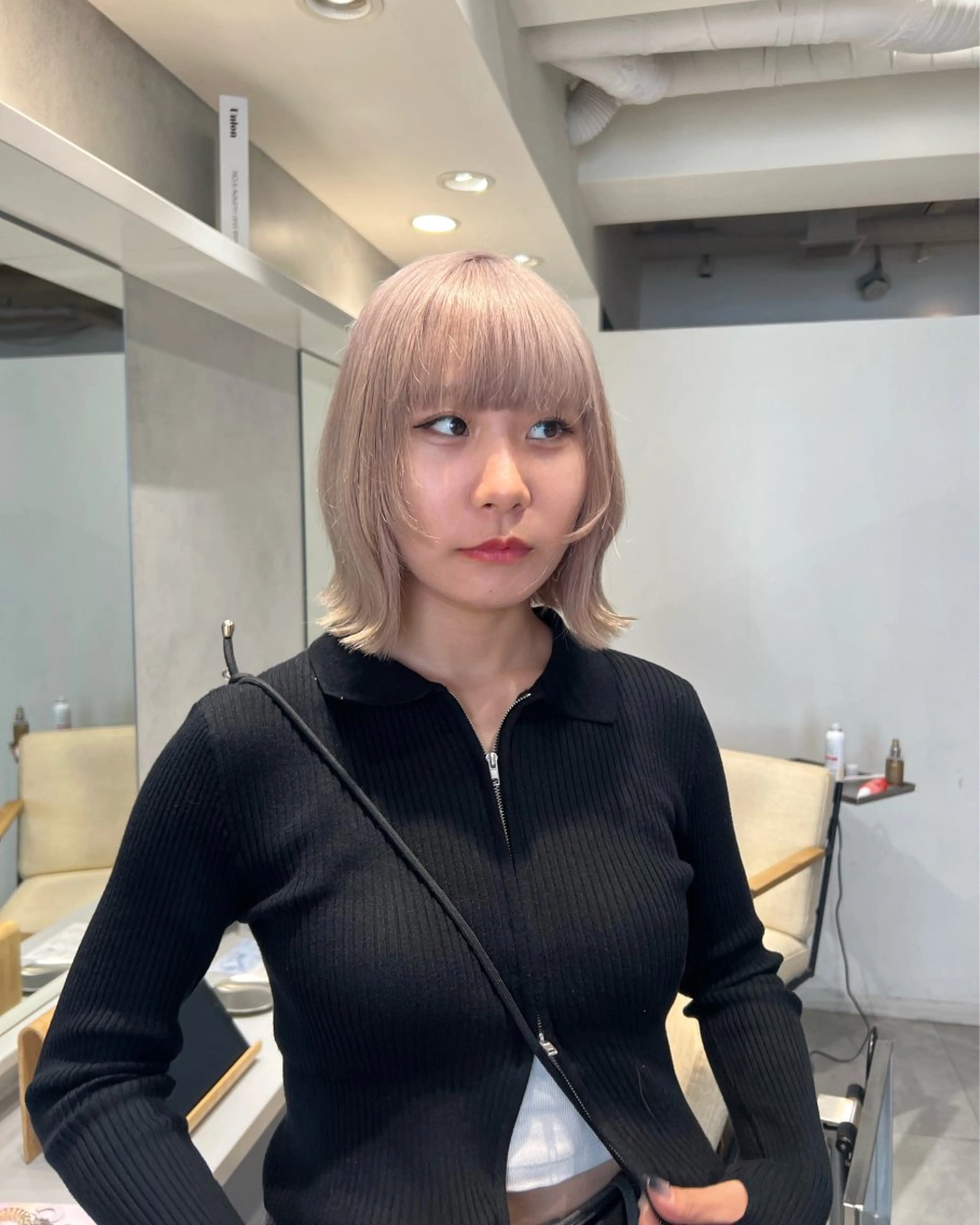 ミディアム デザイン🥇複雑履歴 ハイトーン特化のヘアスタイル