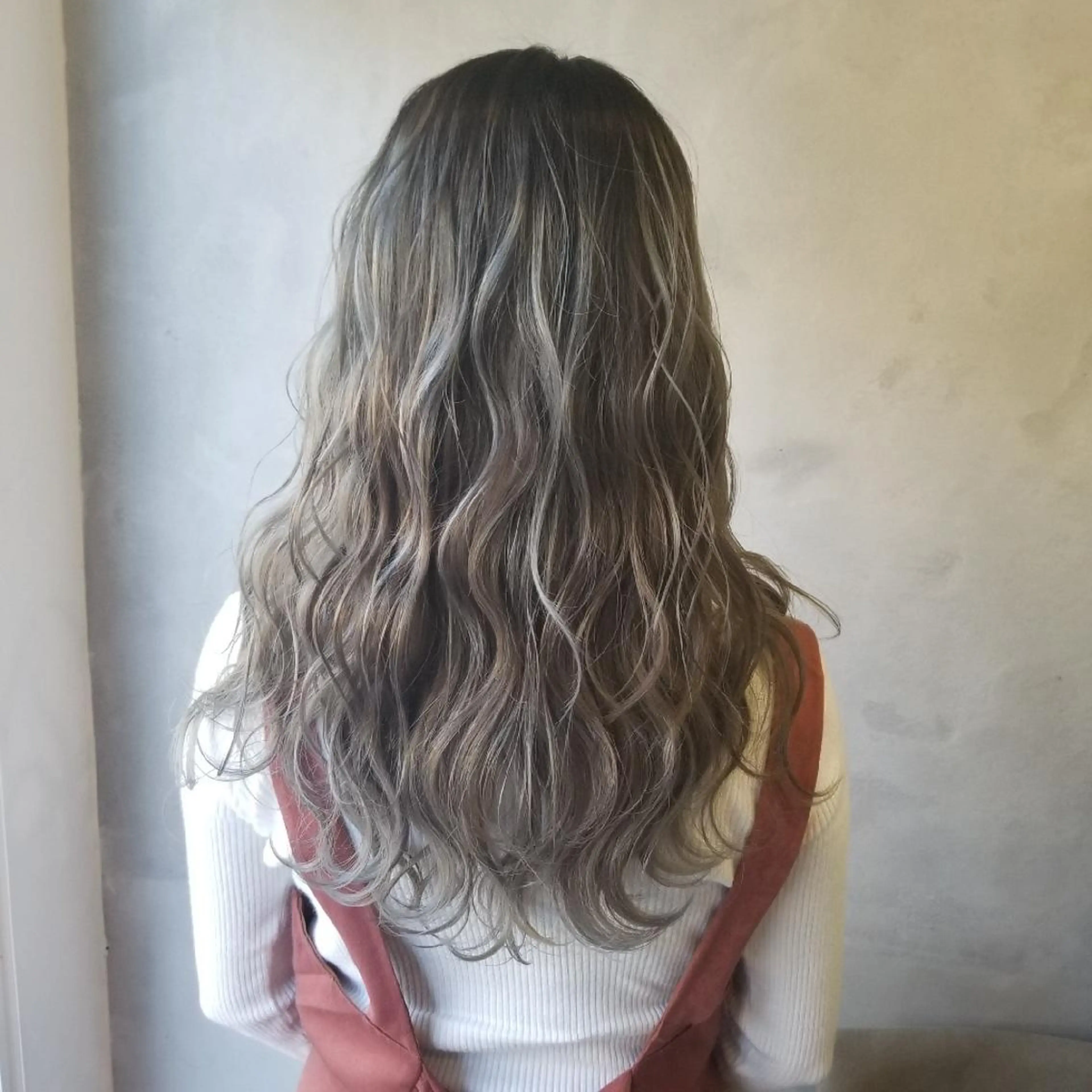 ロング ヘアカラー Le Lien カジのヘアスタイル