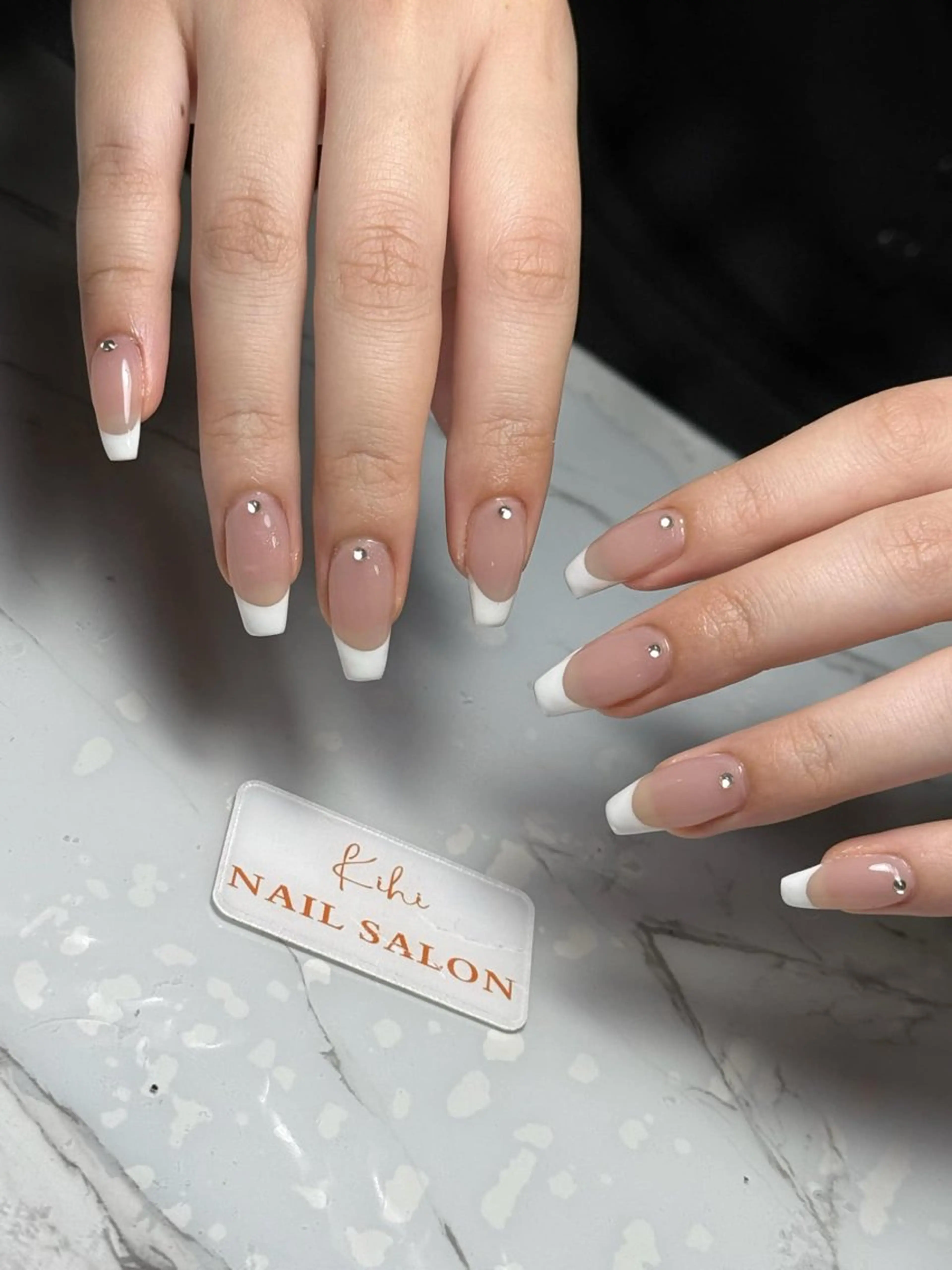 ネイル アートネイル フレンチネイル ジェルネイル グラデーション 韓国ネイル ハンドネイル 💕鈴木ユリ パラジェル/オフ無料のネイルデザイン