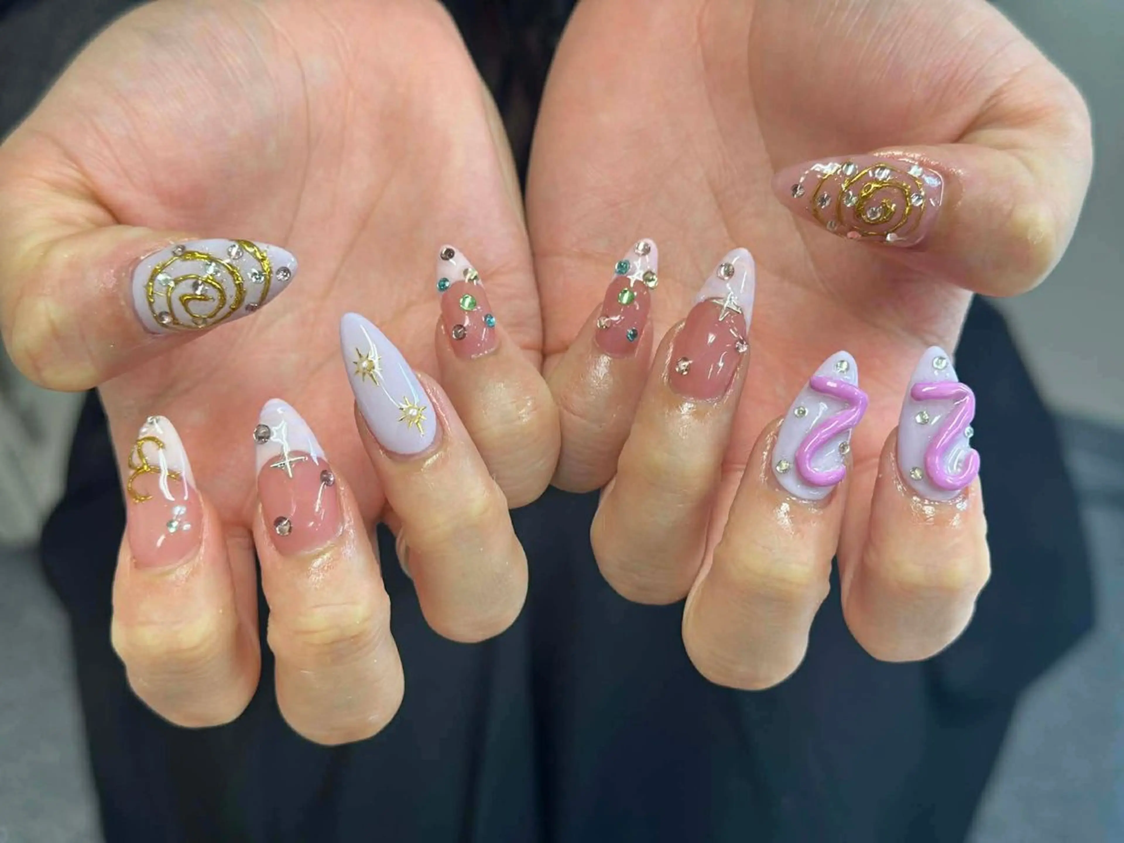 ネイル フレンチネイル ジェルネイル ガーリー 韓国ネイル ロングネイル ハンドネイル ミ チャンのネイルデザイン