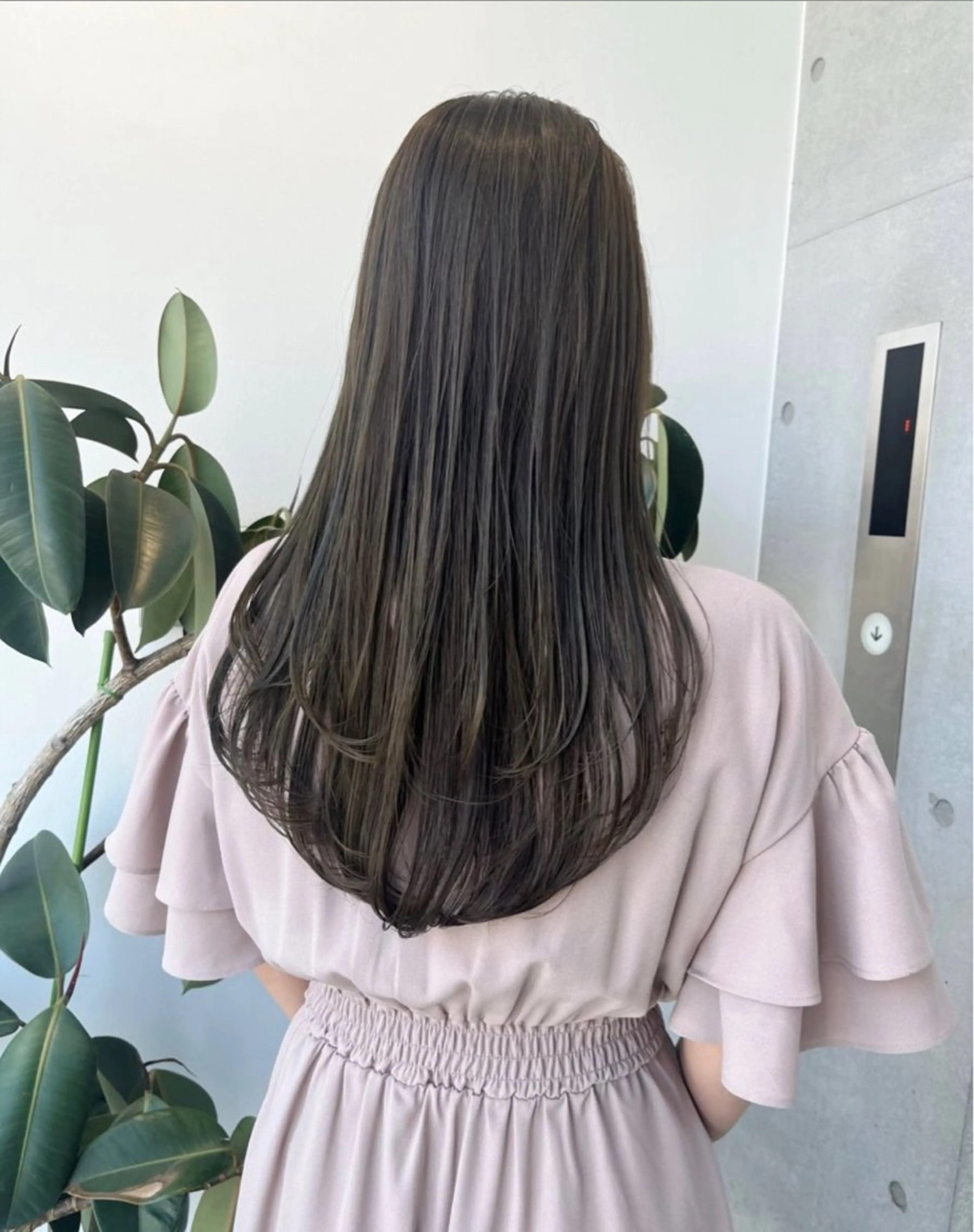 ロング カラー パーマ ヘアアレンジ 透明感/オリーブ/ グレージュ/YUKAのヘアスタイル