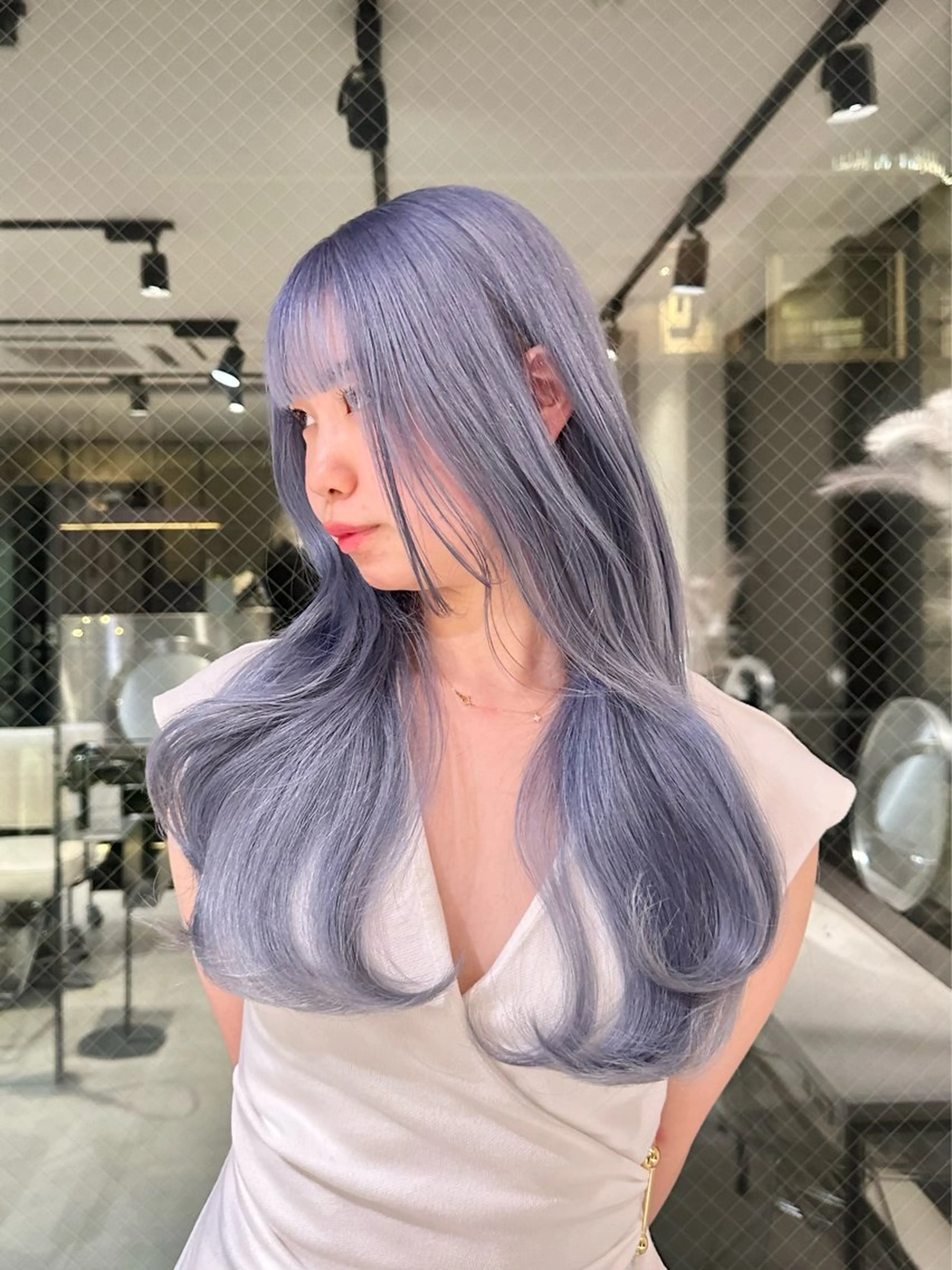 カラー ブリーチ ブルーカラー ハイトーンカラー ヘアカラー YUI デザインカラーのヘアスタイル