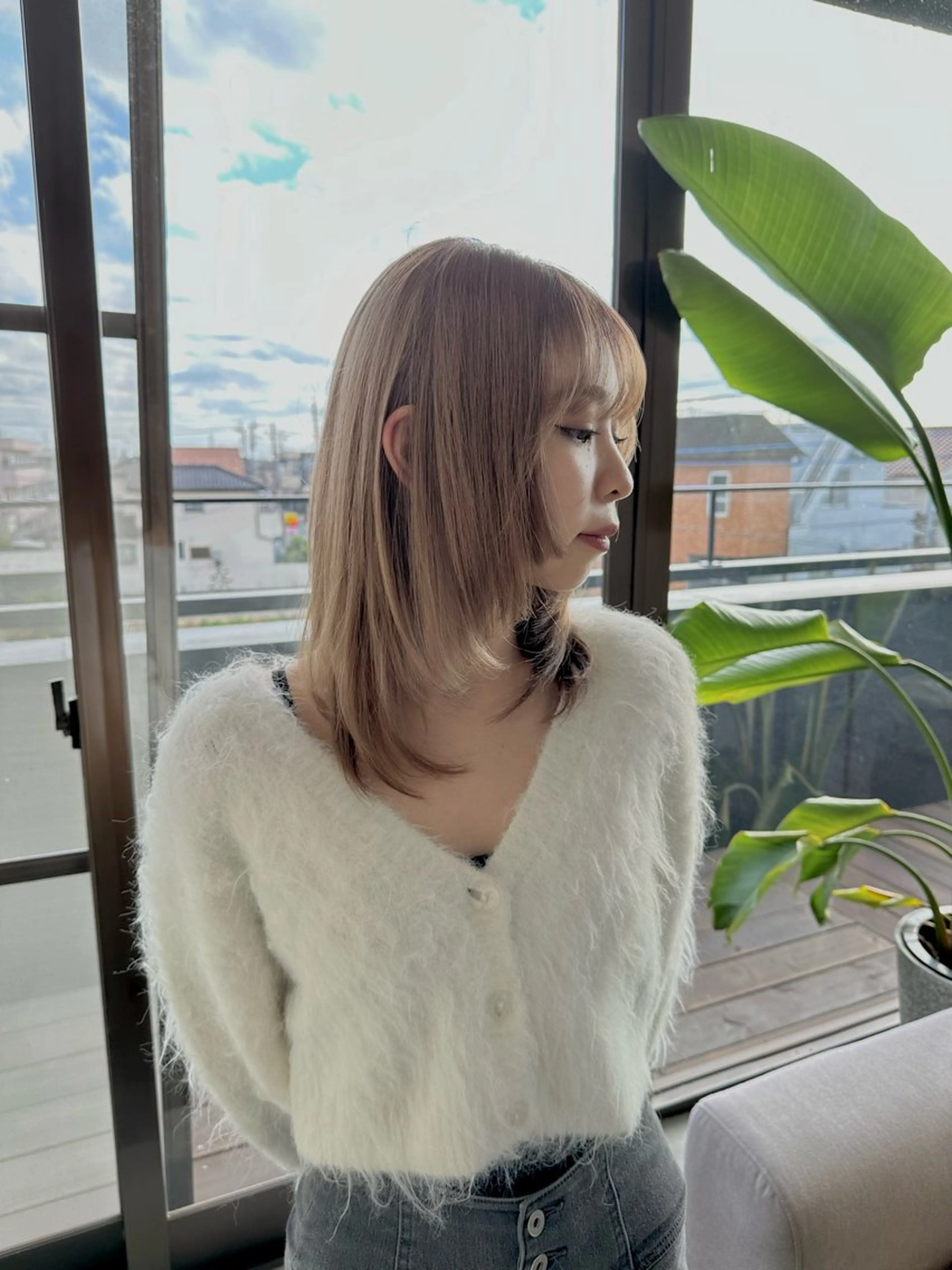 ミディアム カラー レイヤーカット 韓国系/ウルフ/ ブリーチ/常角友野のヘアスタイル