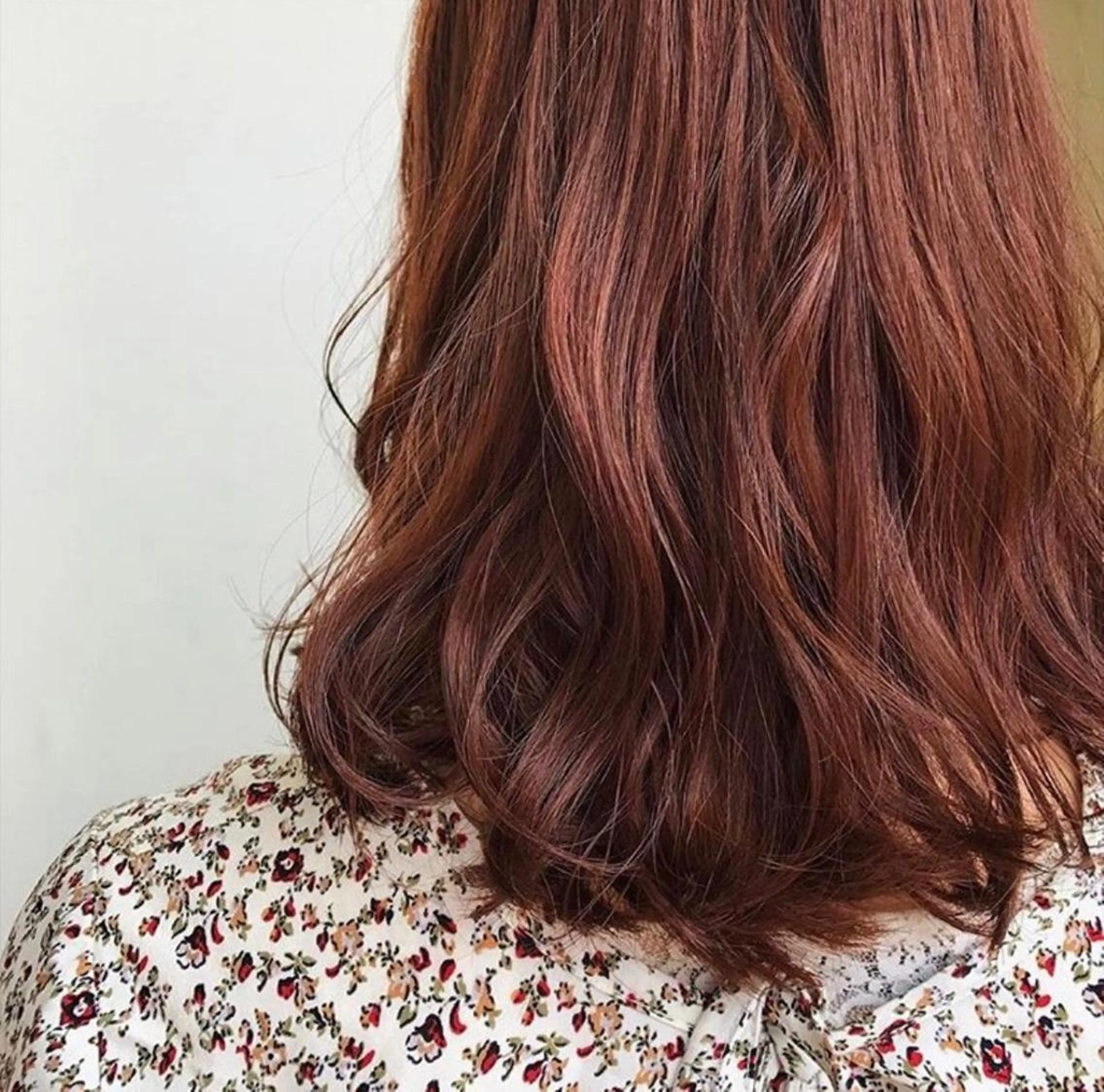 セミロング カラー 滝本 里実のヘアスタイル