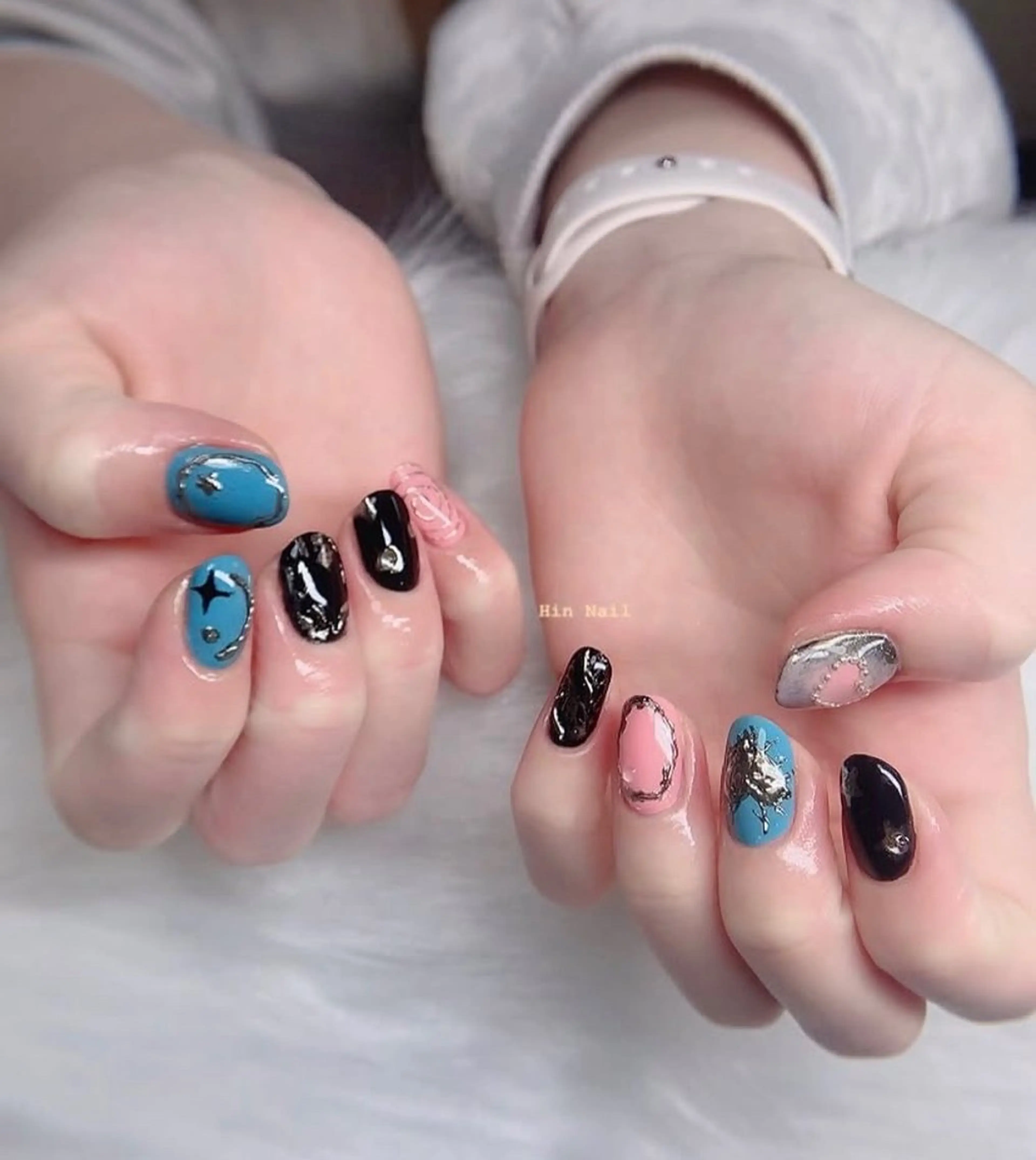 ネイル Hin Nailsのネイルデザイン