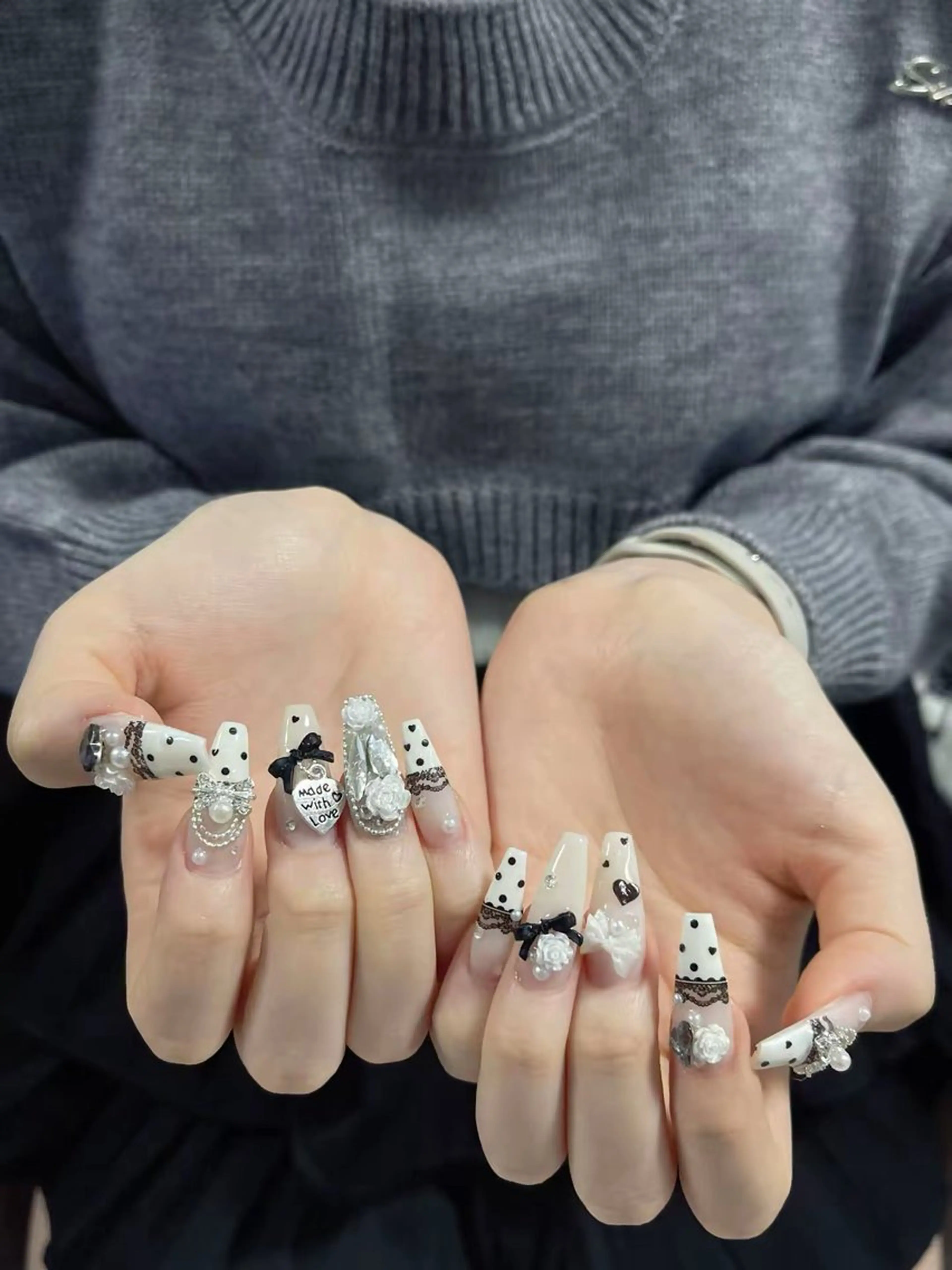 ネイル アートネイル ジェルネイル グラデーション キラキラネイル ニュアンスネイル ZUZU AMEE NAILのネイルデザイン