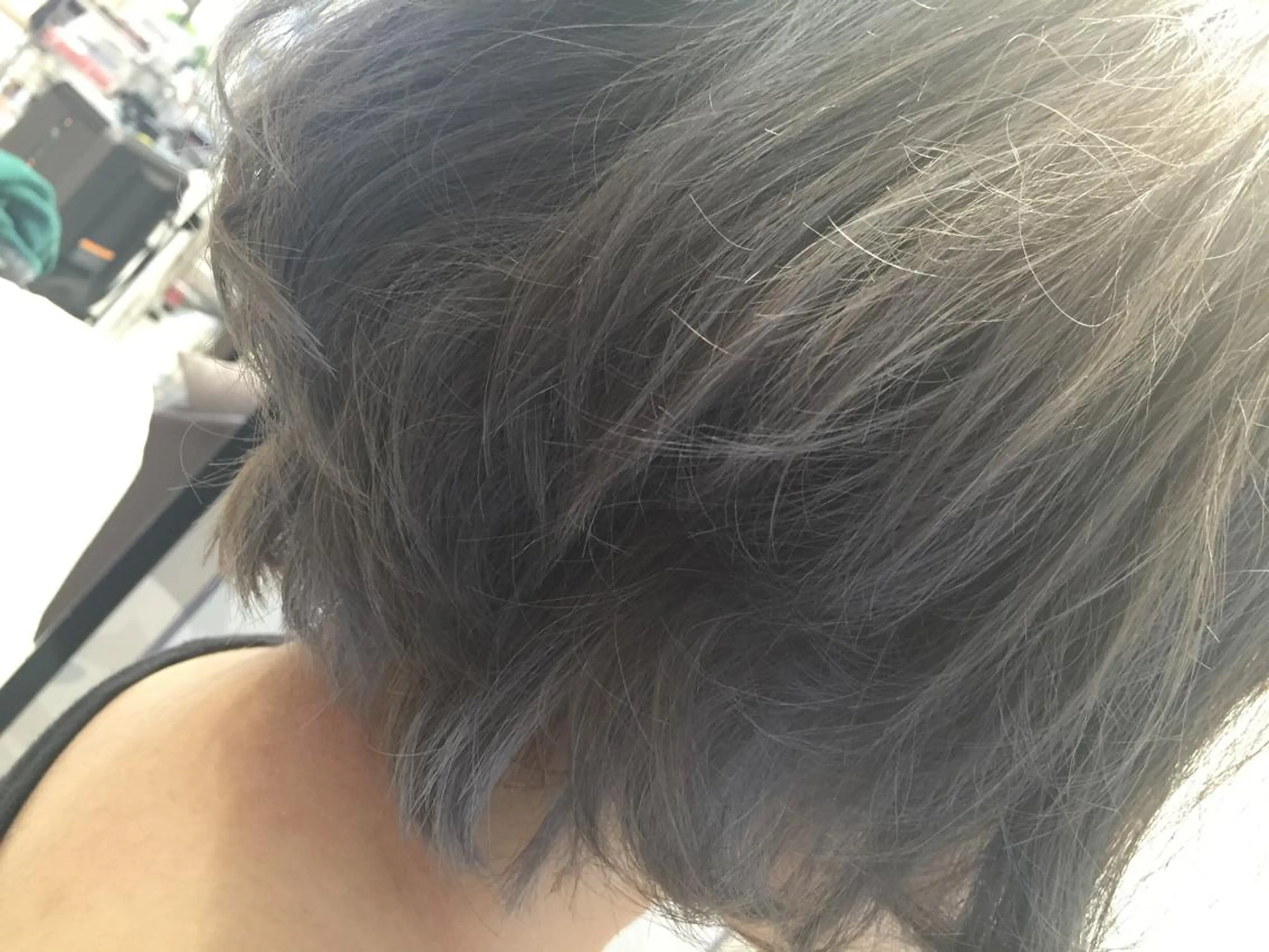 ショート カラー アッシュ ブルーカラー ブルーアッシュ ブルージュ シルバー 透明感♡︎♡︎ 佐々木早苗のヘアスタイル