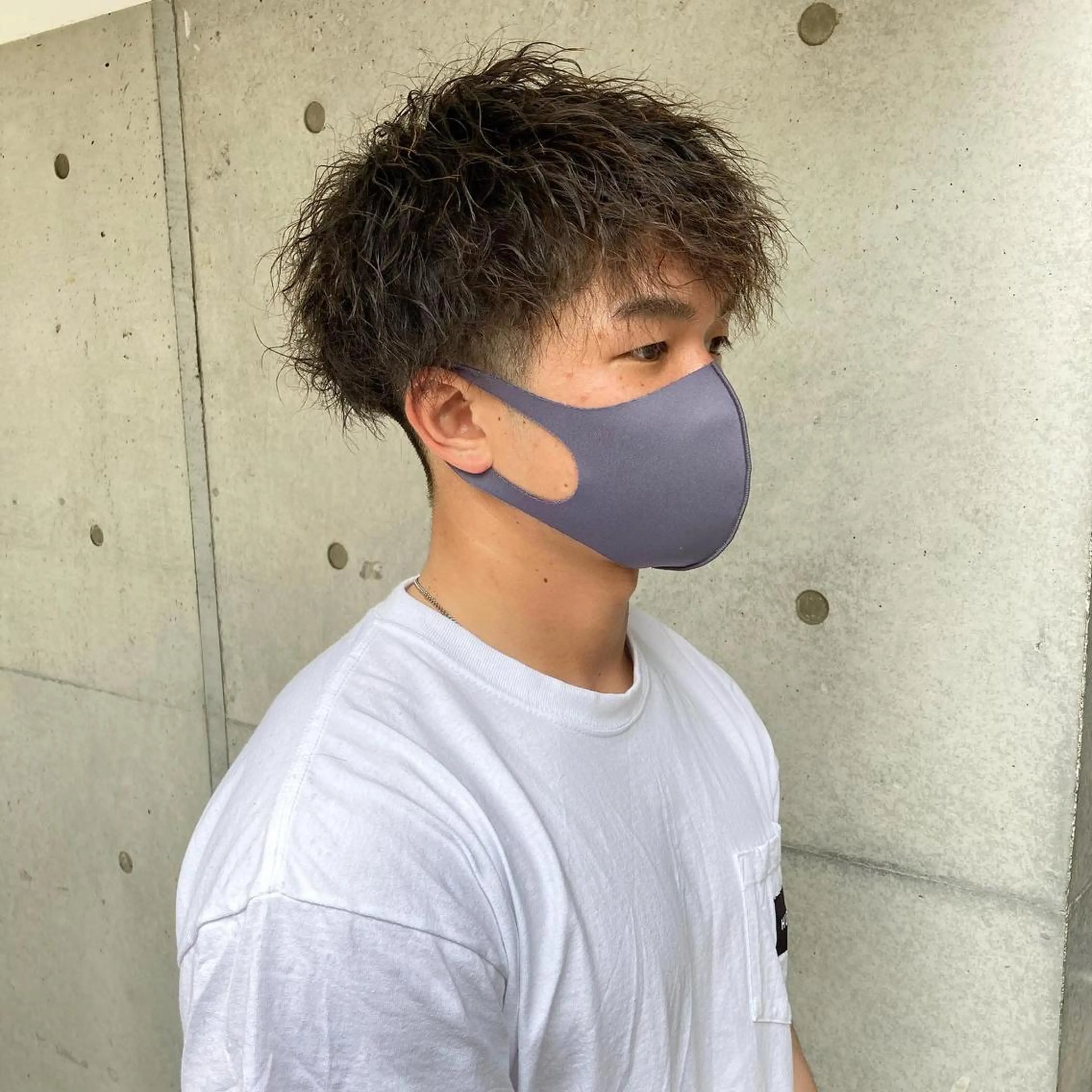 パーマ メンズ 顔まわりレイヤー デザインカットのヘアスタイル