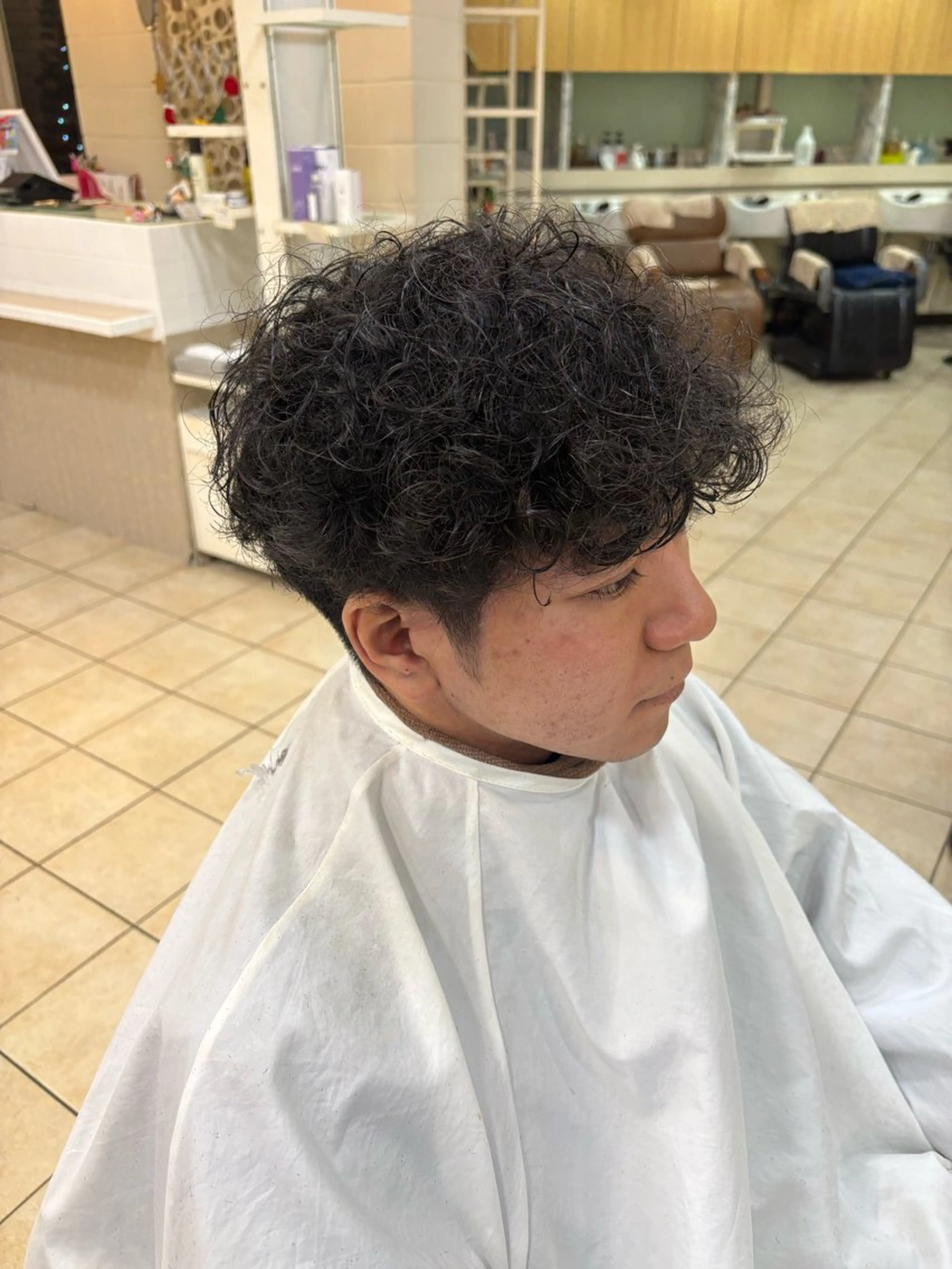 ショート カット パーマ スズキ ユウナのヘアスタイル