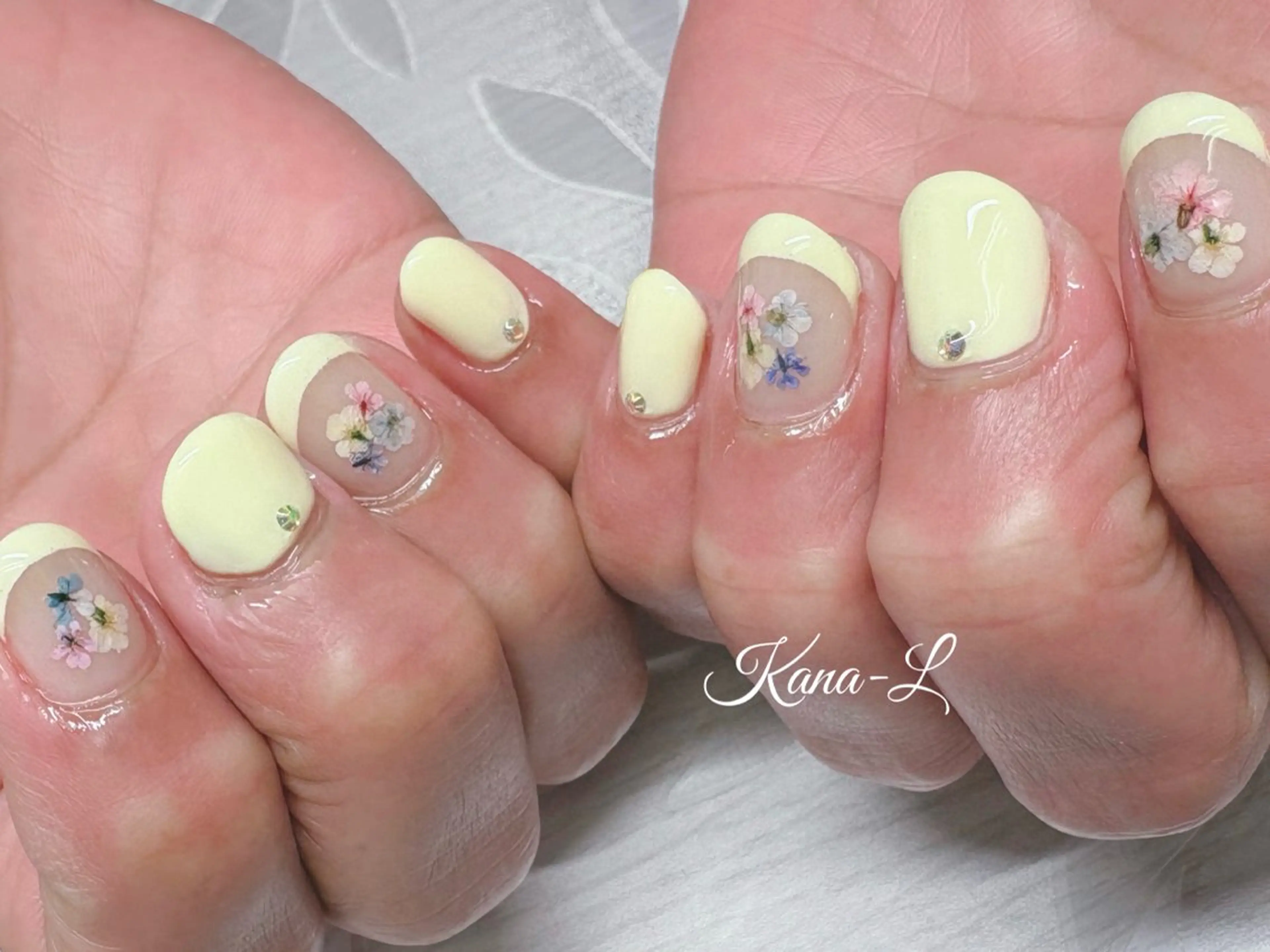 ネイル 芦辺 香奈のネイルデザイン