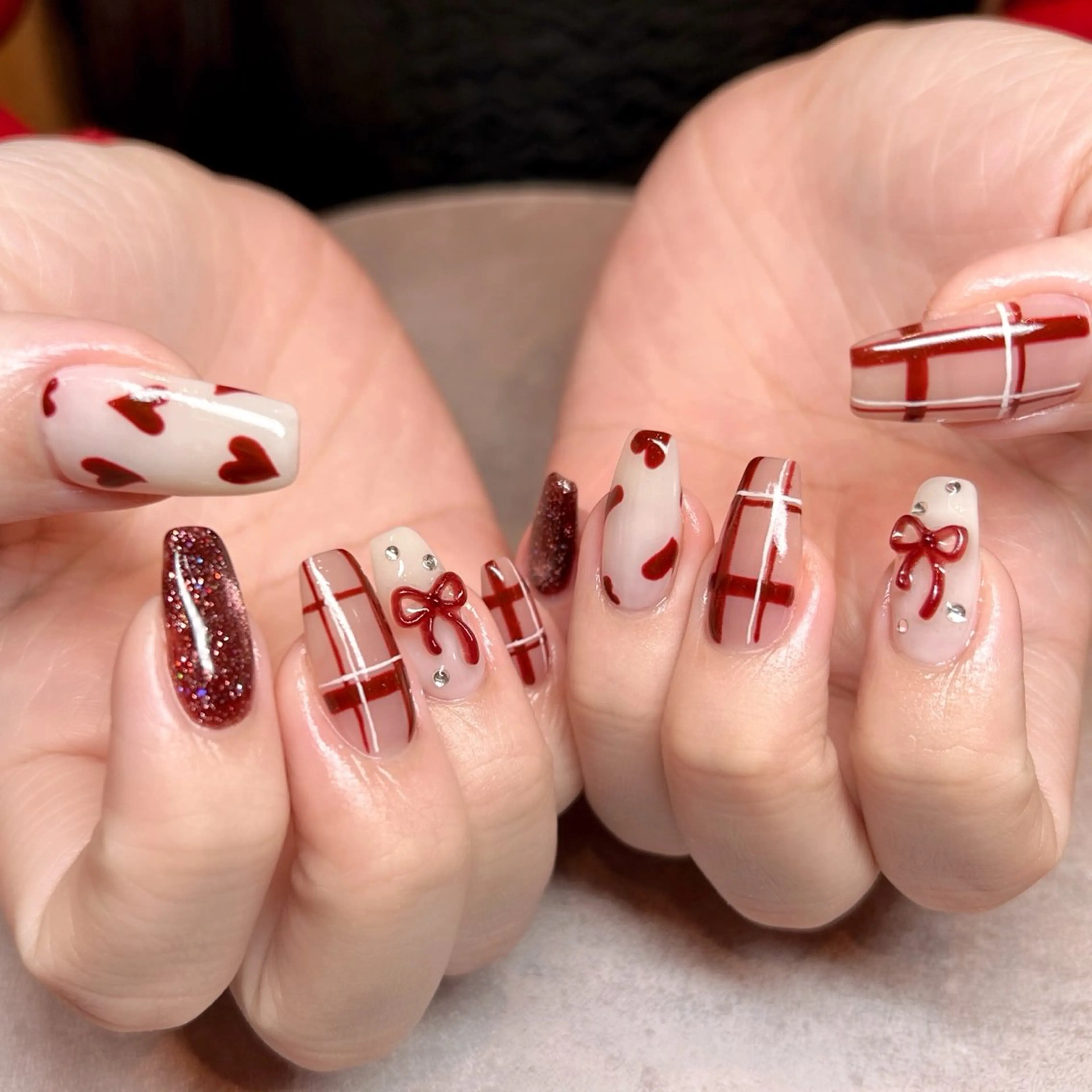 ネイル ガーリー ハート リボン ハンドネイル MILE. mukonosouのネイルデザイン