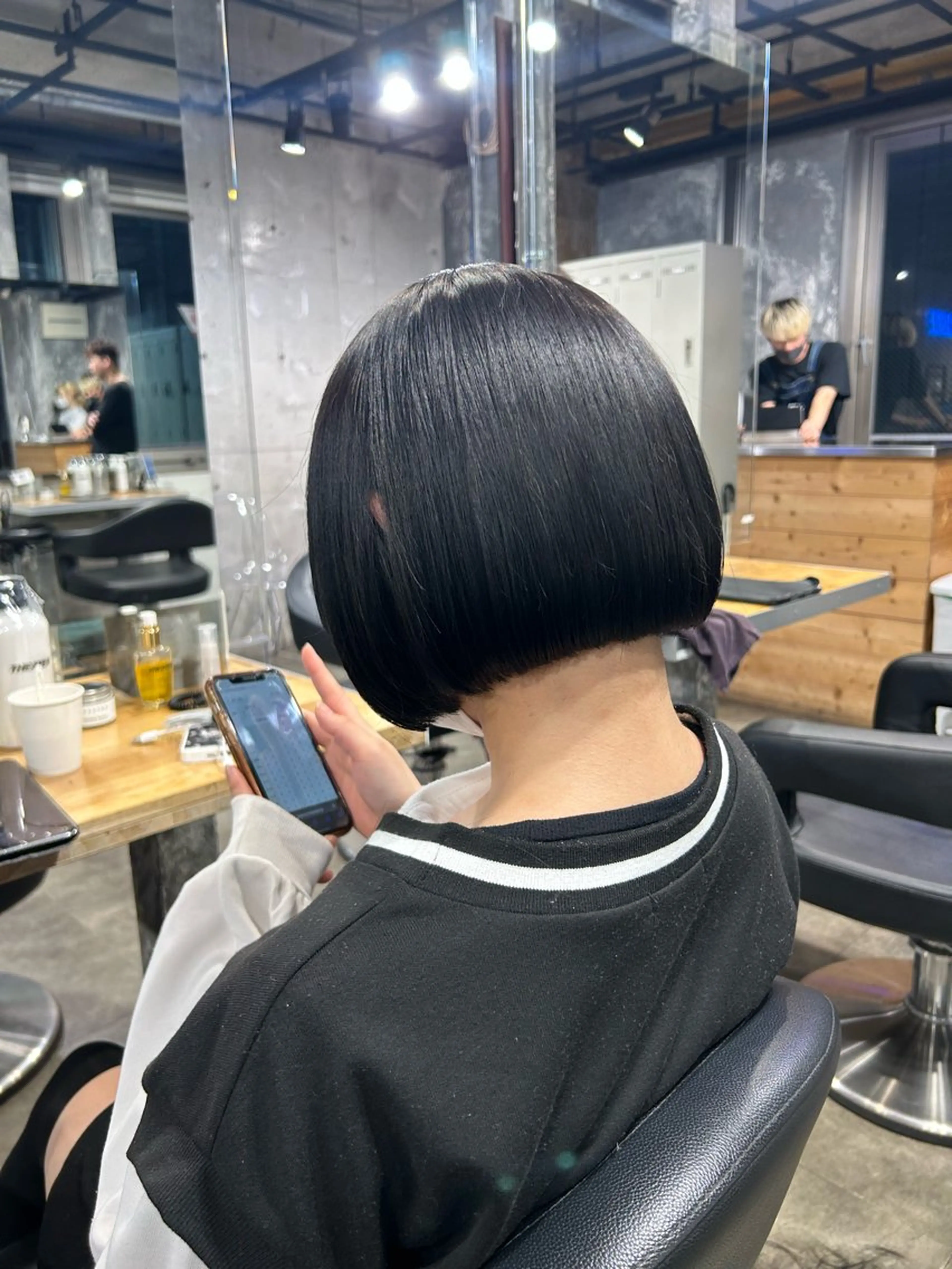 ショート カラー 切りっぱなしボブ 前下がりボブ ボブ 【縮毛矯正ブリーチ】 MANATO🌈のヘアスタイル