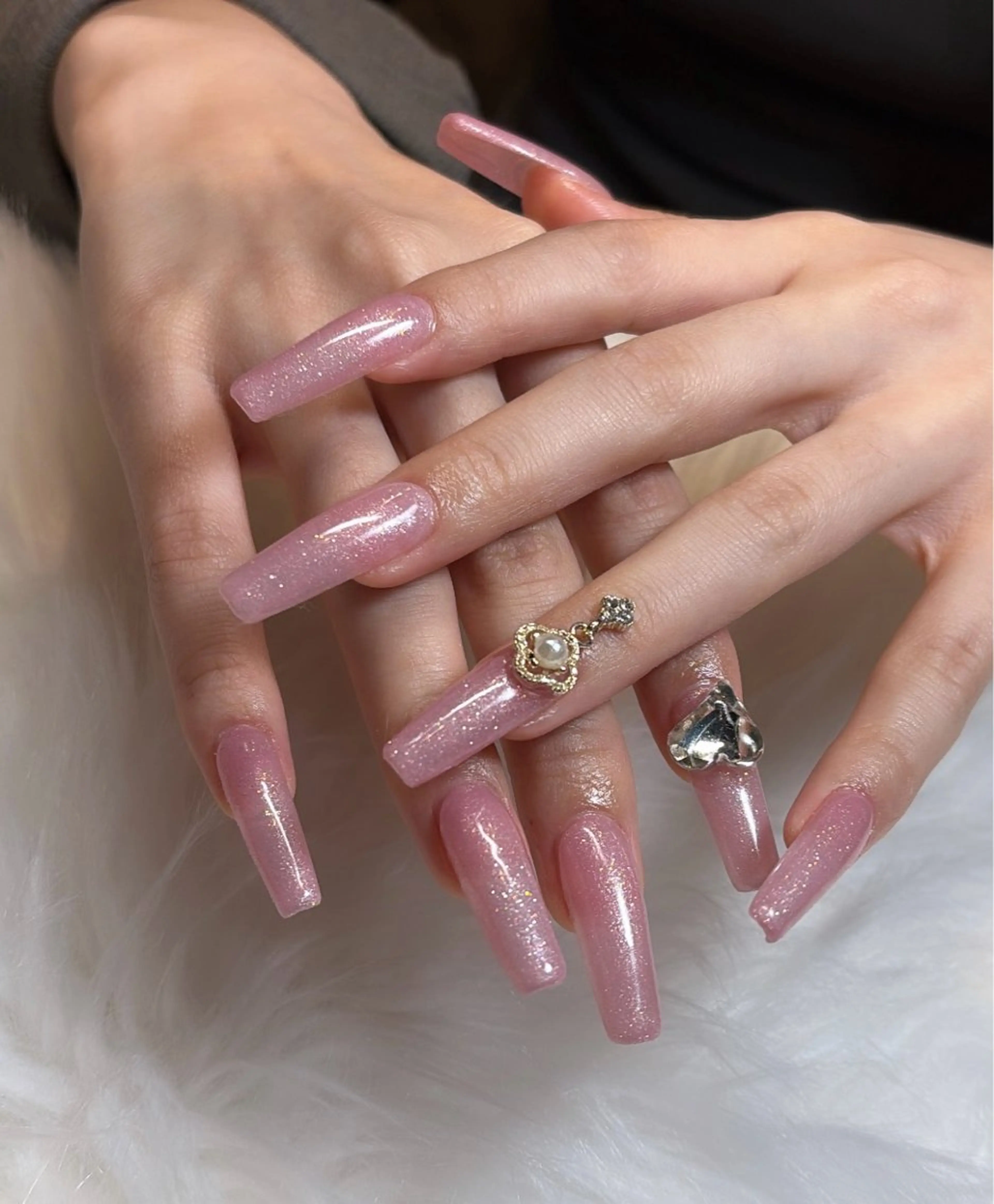 ネイル ハート 氷ネイル・うるうるネイル キラキラネイル ラメ(グリッター) ロングネイル 🫧yua 🌸🫧のネイルデザイン