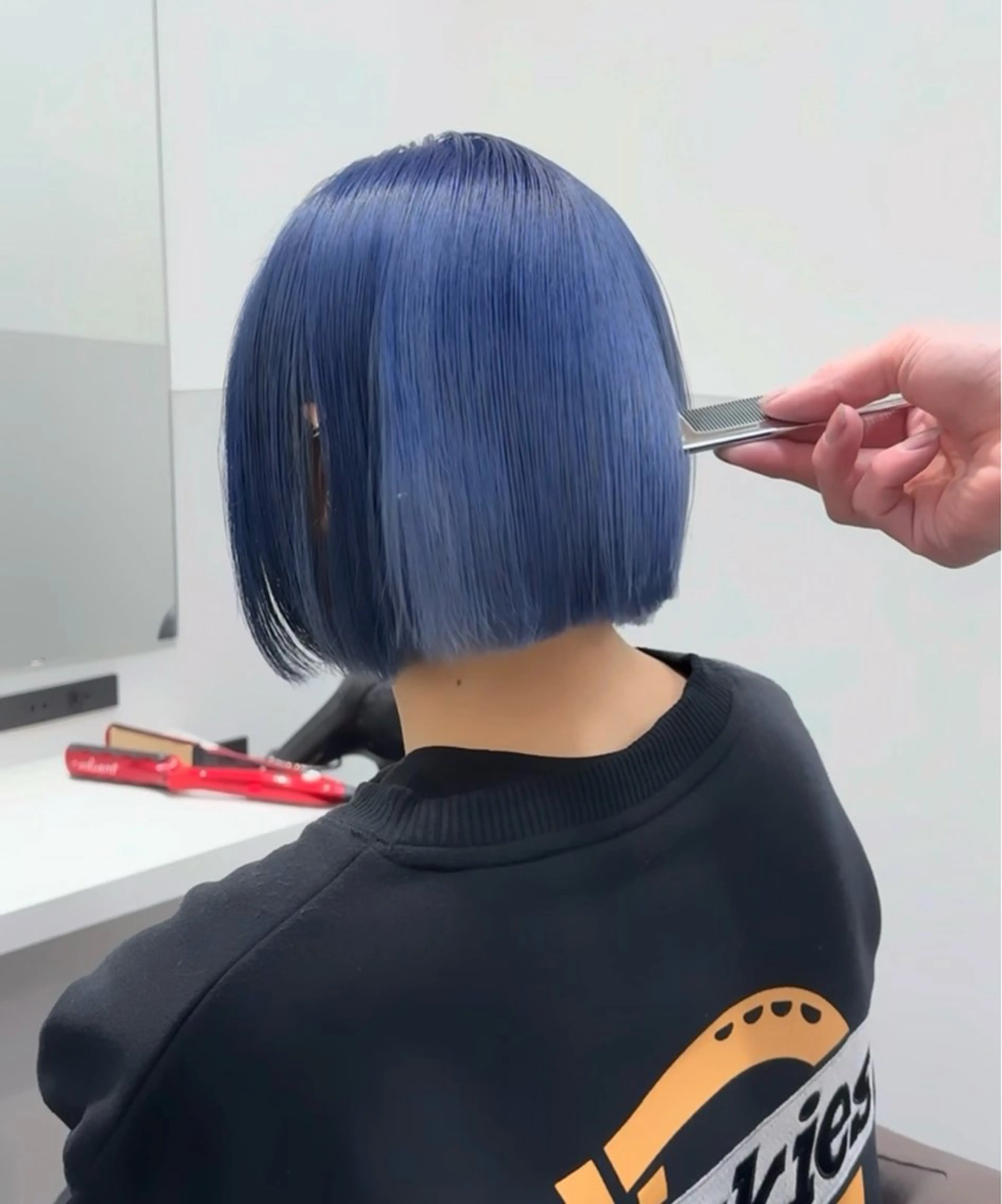 ショート カラー ブルーカラー ブルーラベンダー ラベンダーカラー ヘアカラー トリートメント 🦋レイヤーカット ミドリカワ🦋のヘアスタイル