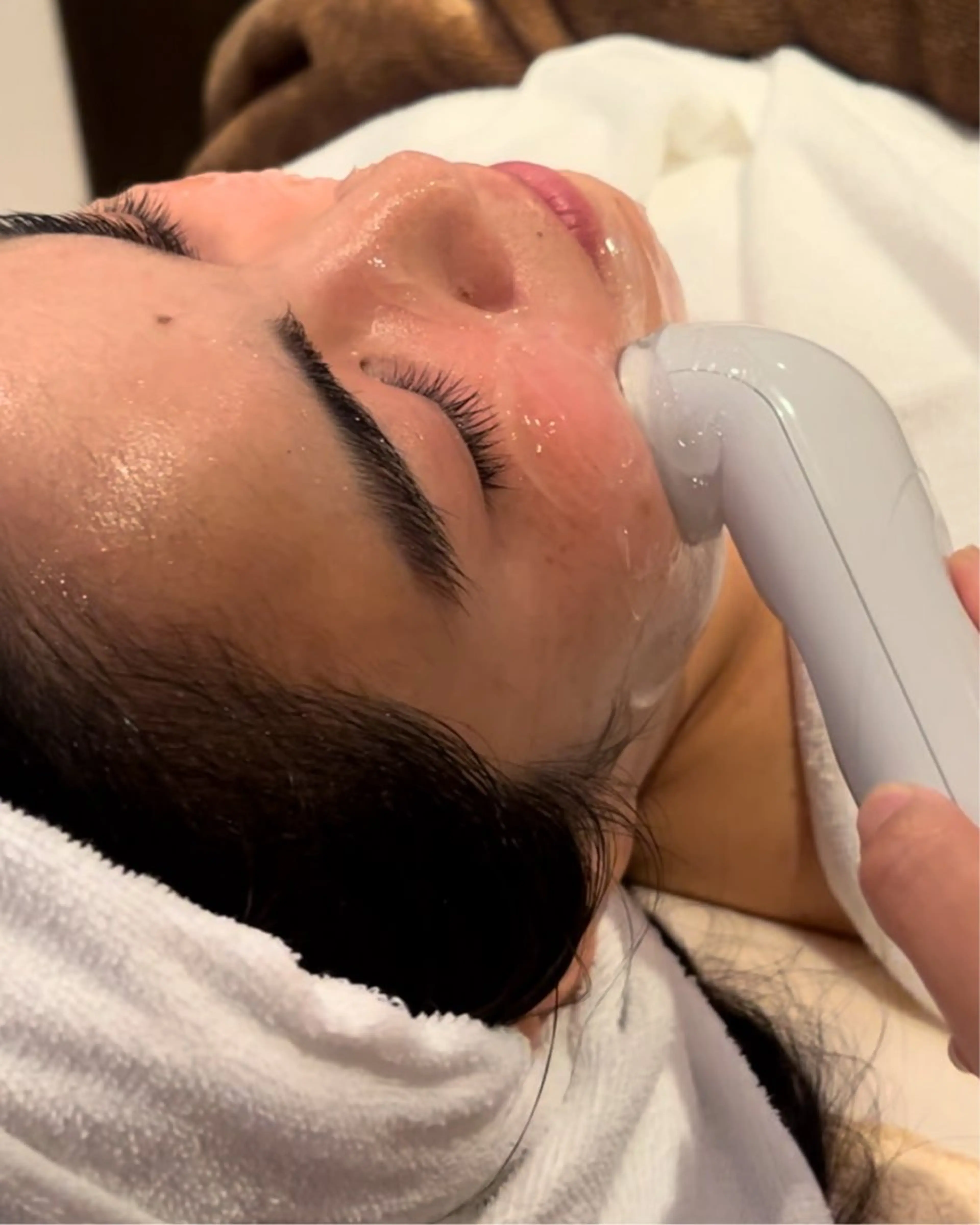 小顔&ぷるぷる 超音波エステ(お悩み別生パック付)の写真