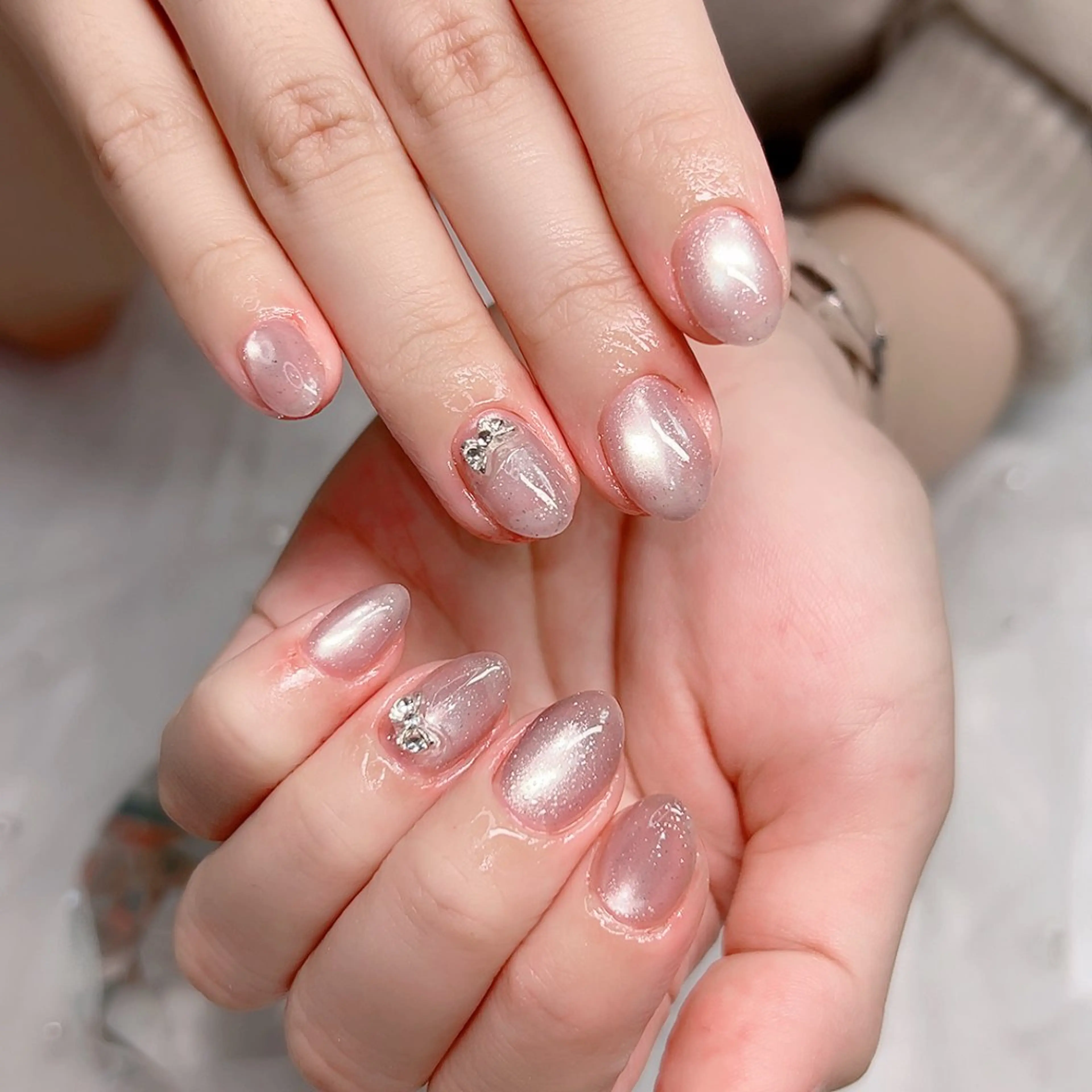 ネイル オーロラネイル ミラーネイル オフィスネイル ワンカラーネイル シンプルネイル ハンドネイル Cute Tips nailのネイルデザイン