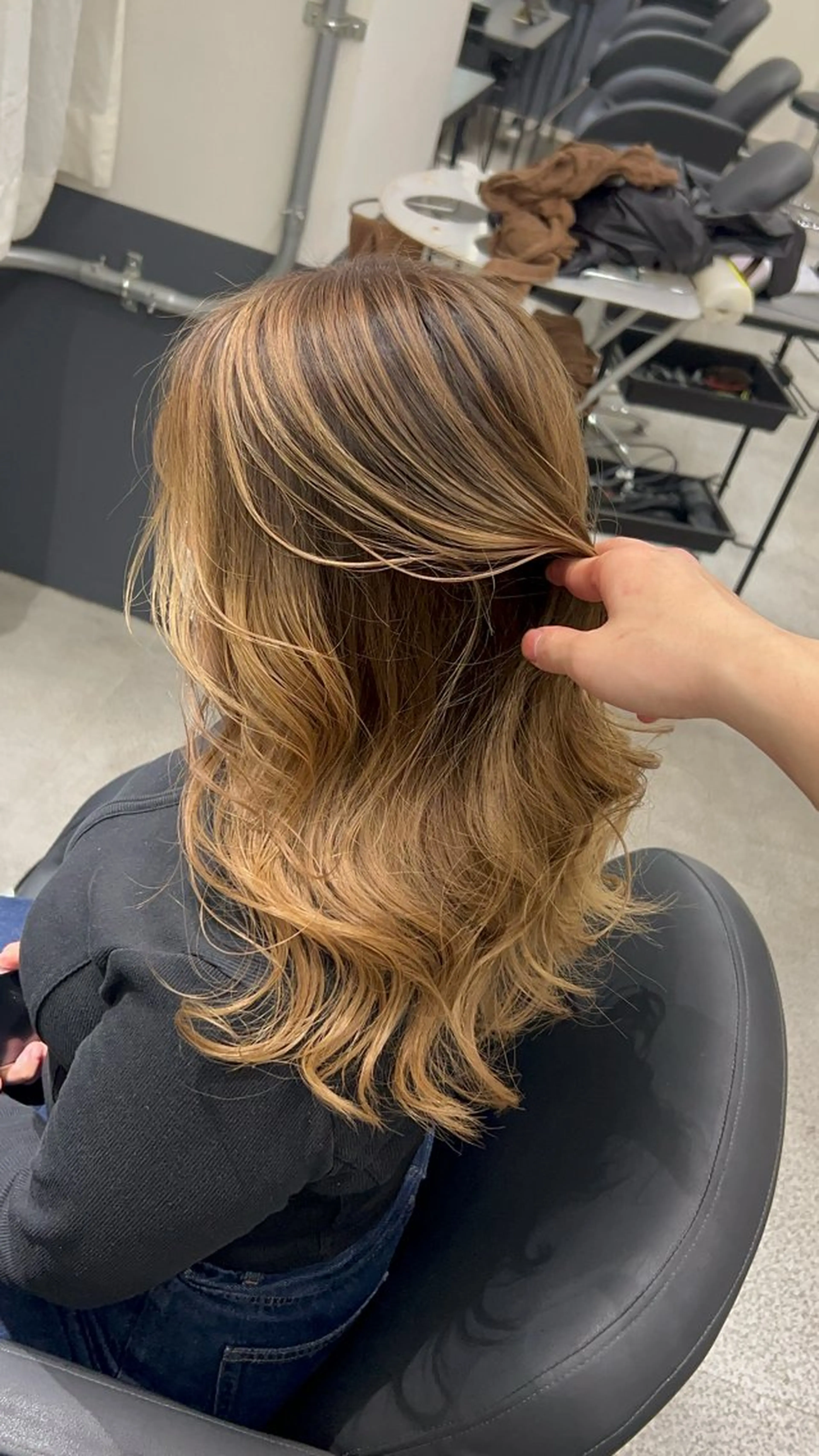 カラー バレイヤージュ ヘアカラー YUDAIブリーチ• カラー/心斎橋•難波のヘアスタイル