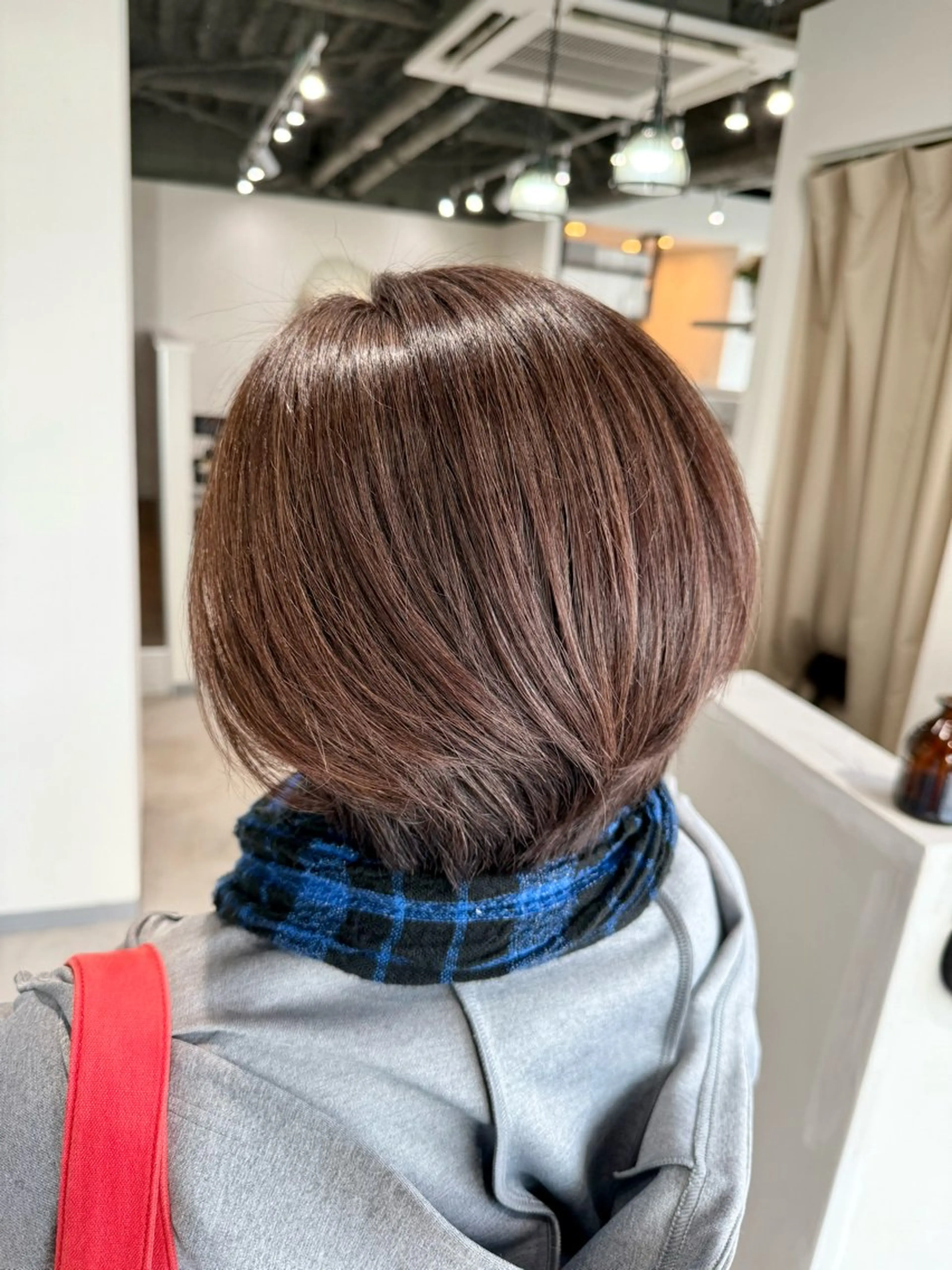 ショート カラー カット ヘアカラー トリートメント 脱白髪染め美容師 竹内涼乃のヘアスタイル