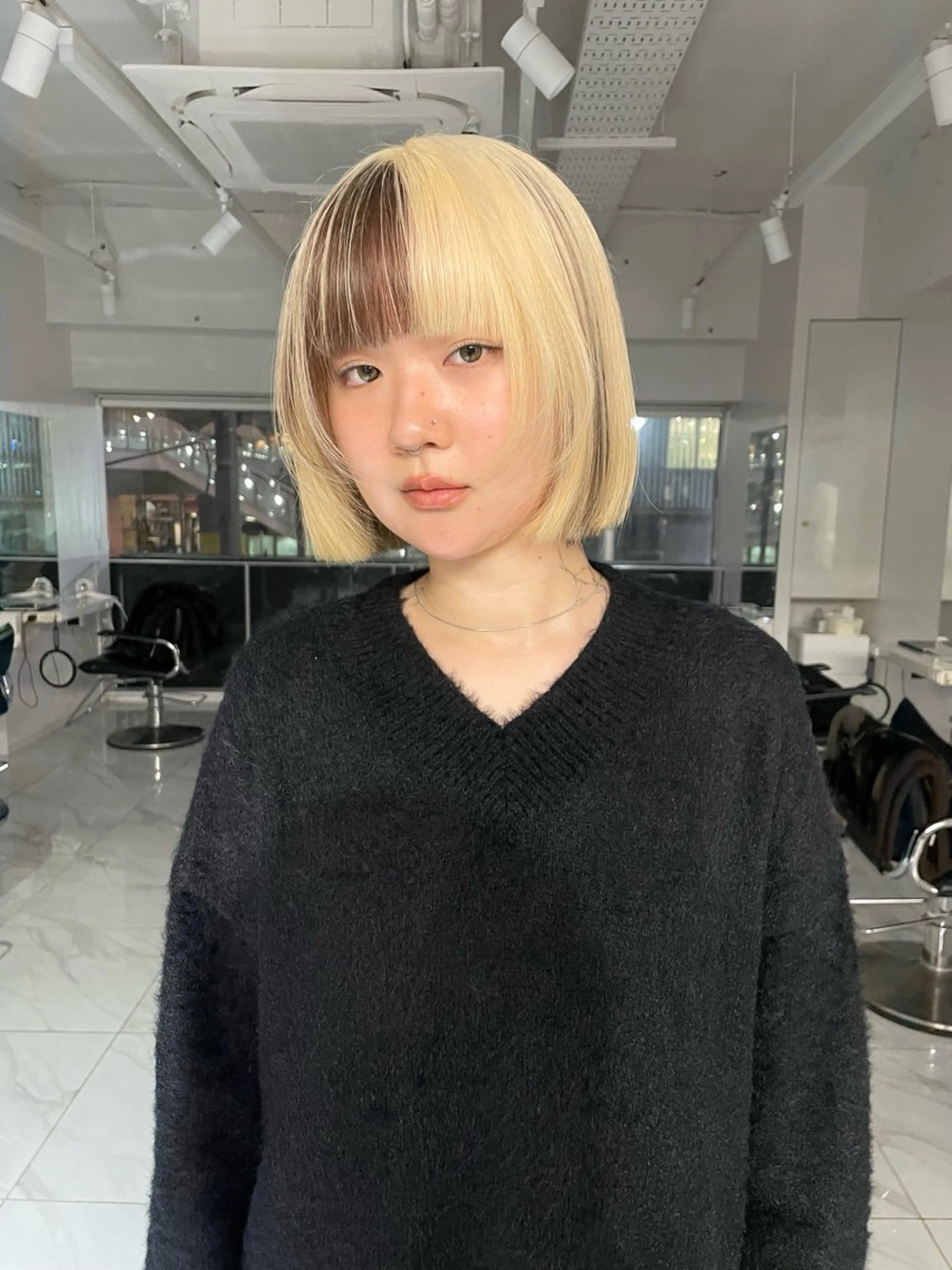 ミディアム カラー 沢井 優衣のヘアスタイル