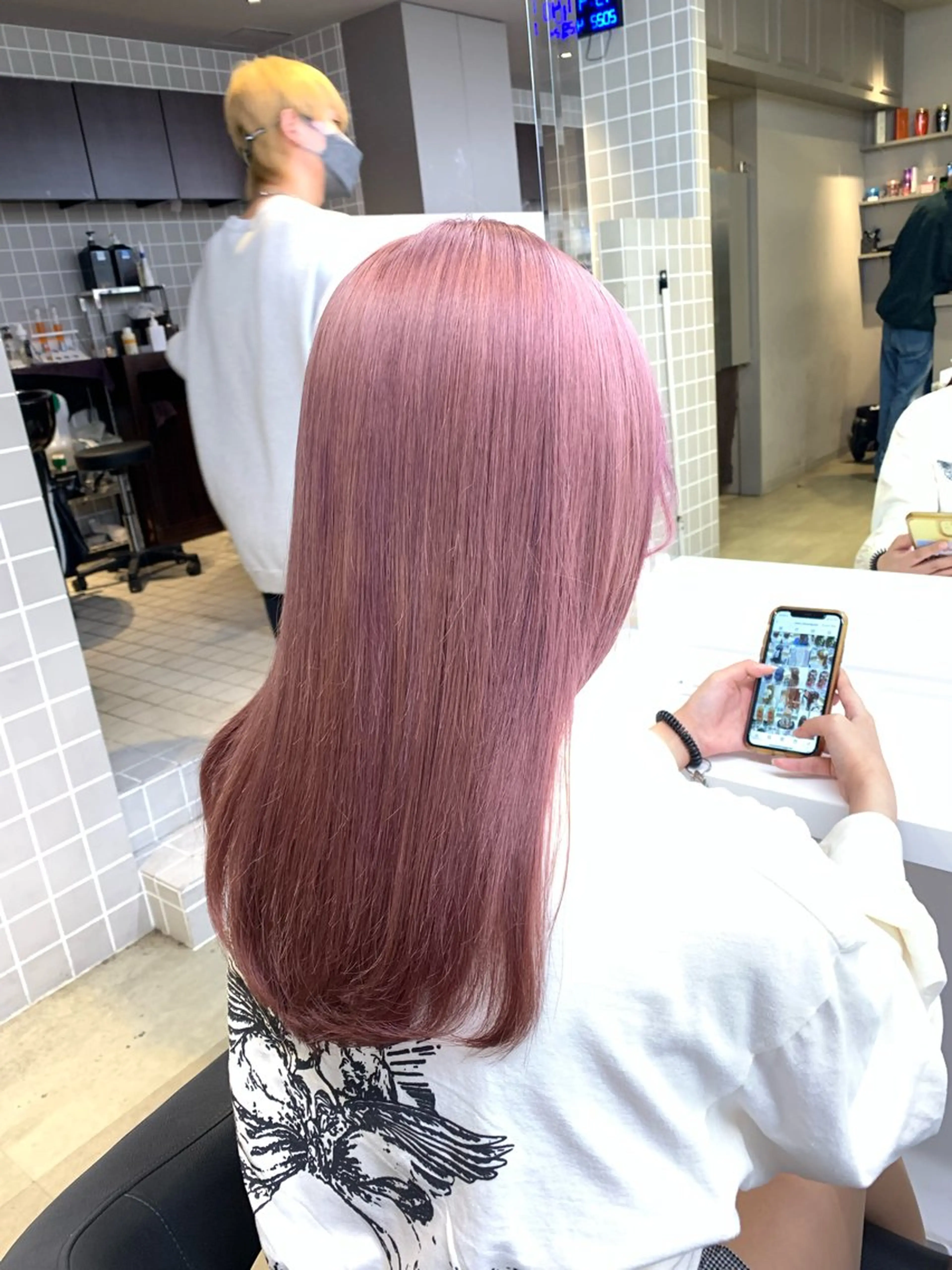 カラー ヘアカラー 透明感ベージュ🤎 ナチュラルレイヤーのヘアスタイル