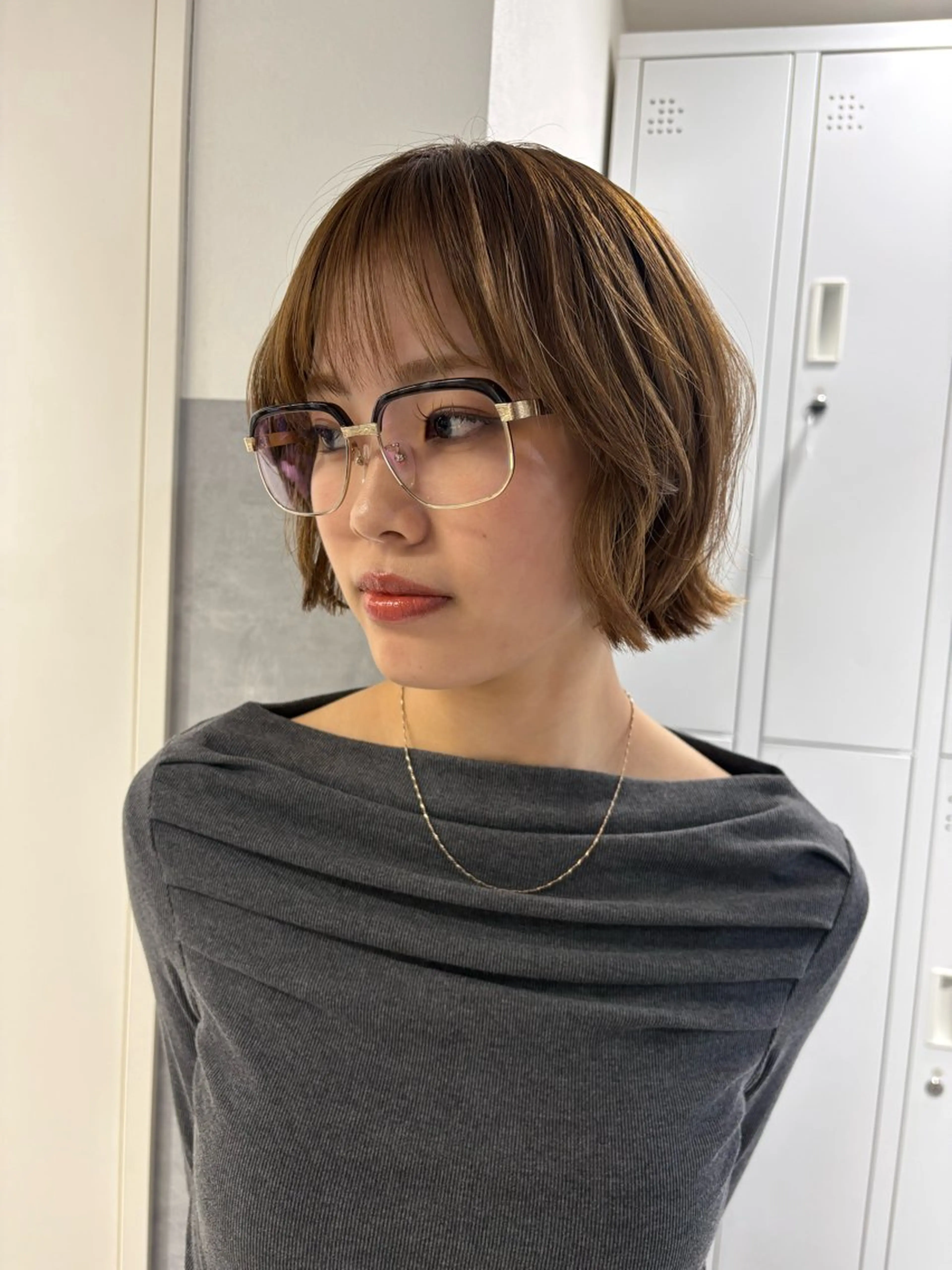 ショート ボブ カット ベージュ、ブラウン ／ボブ　ユミのヘアスタイル