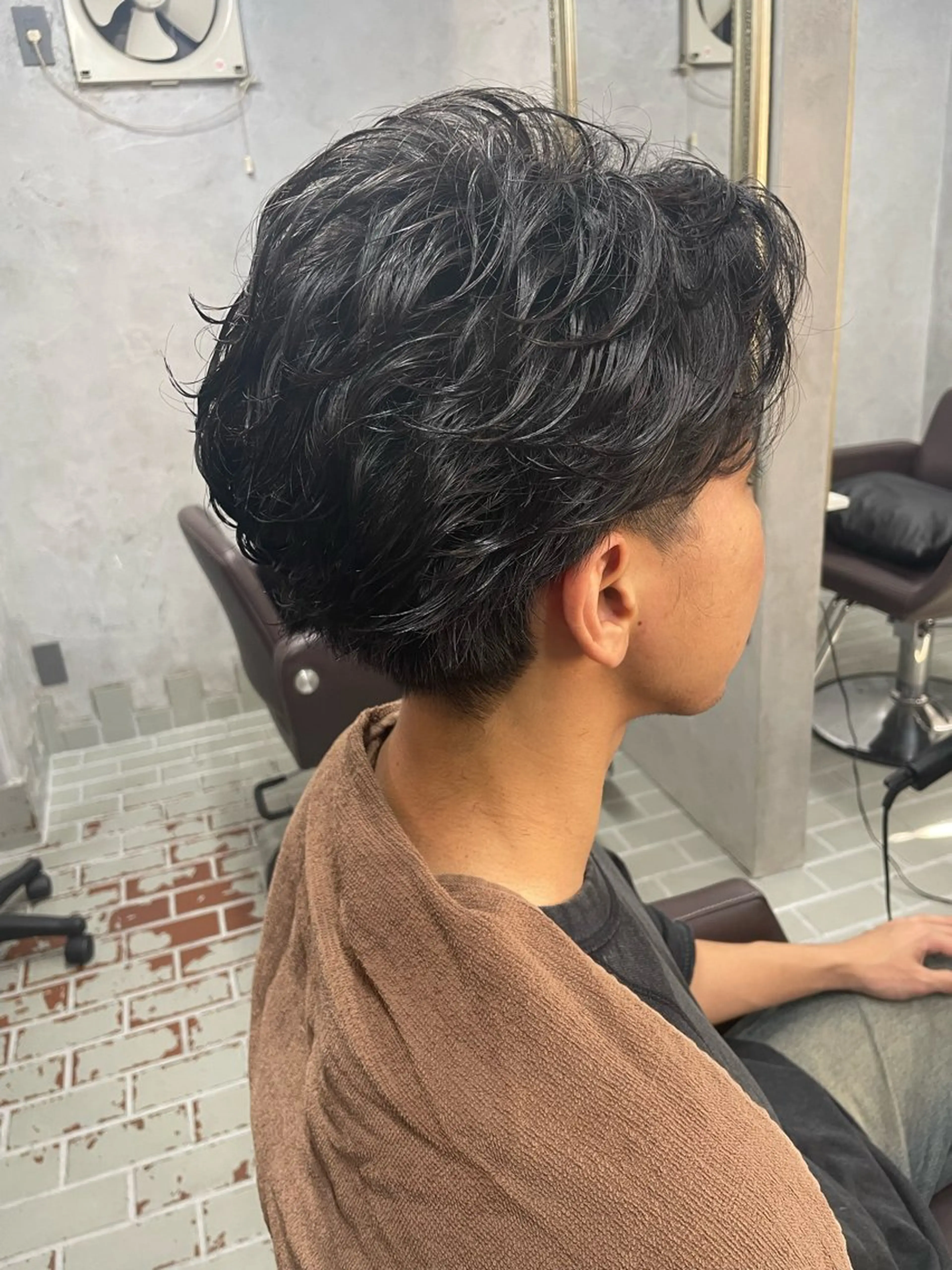 メンズ メンズパーマ カット パーマ 艶髪/透明感カラー 山﨑俊輔のヘアスタイル