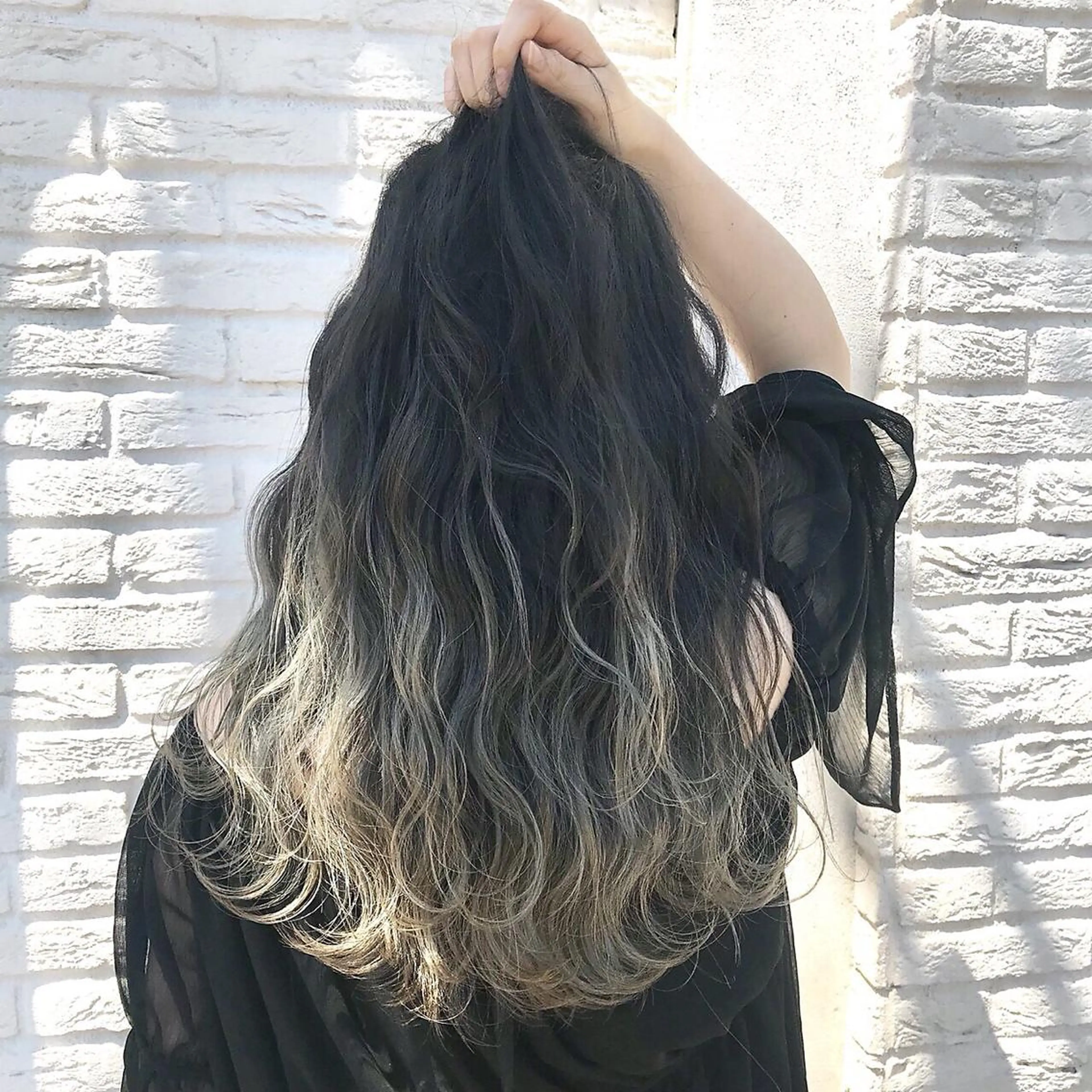 ロング カラー _White広島所属・バレイヤージュ 隅中秀弥のヘアスタイル