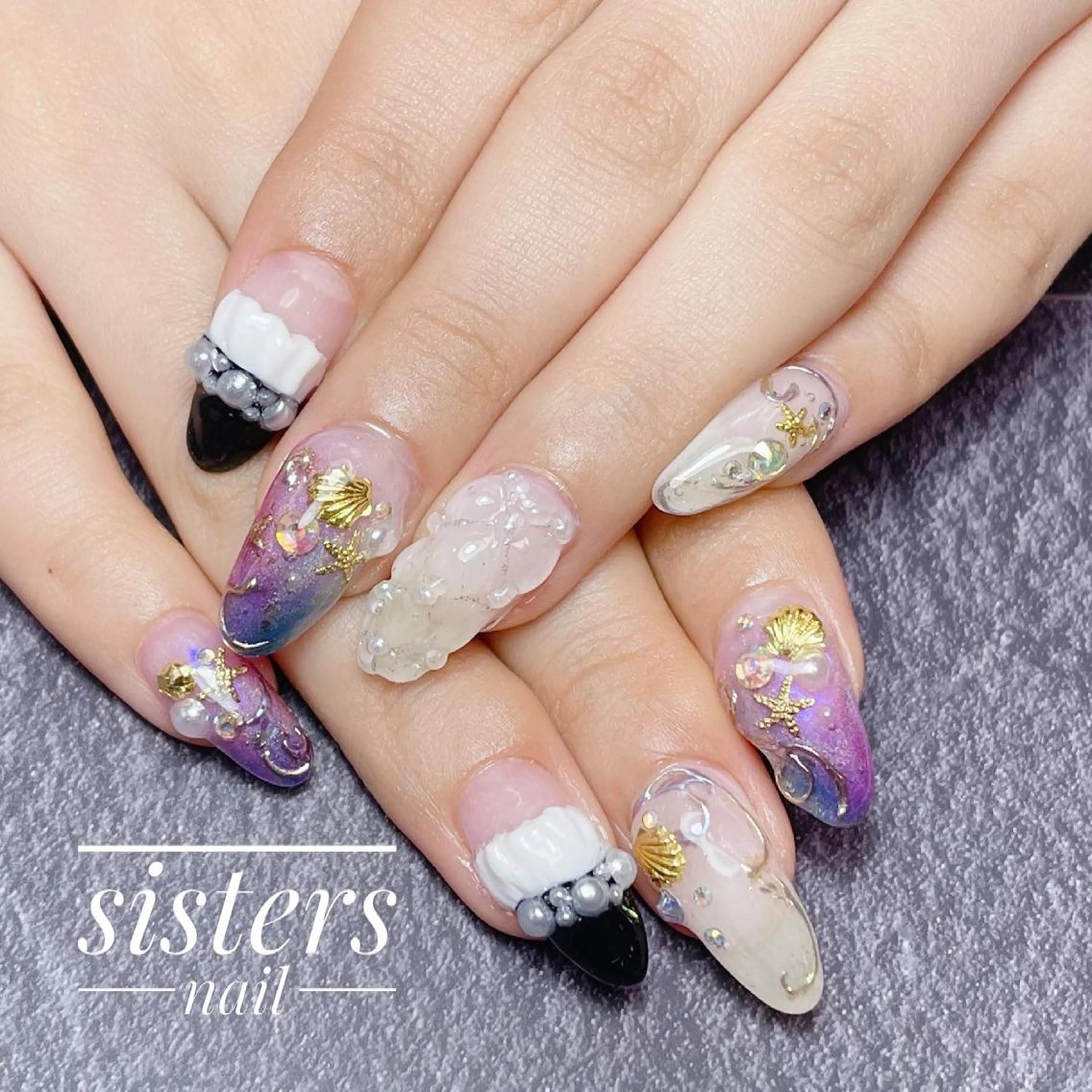 ネイル アートネイル ジェルネイル キラキラネイル 夏ネイル ハンドネイル ハンドケア sisters nail.fのネイルデザイン