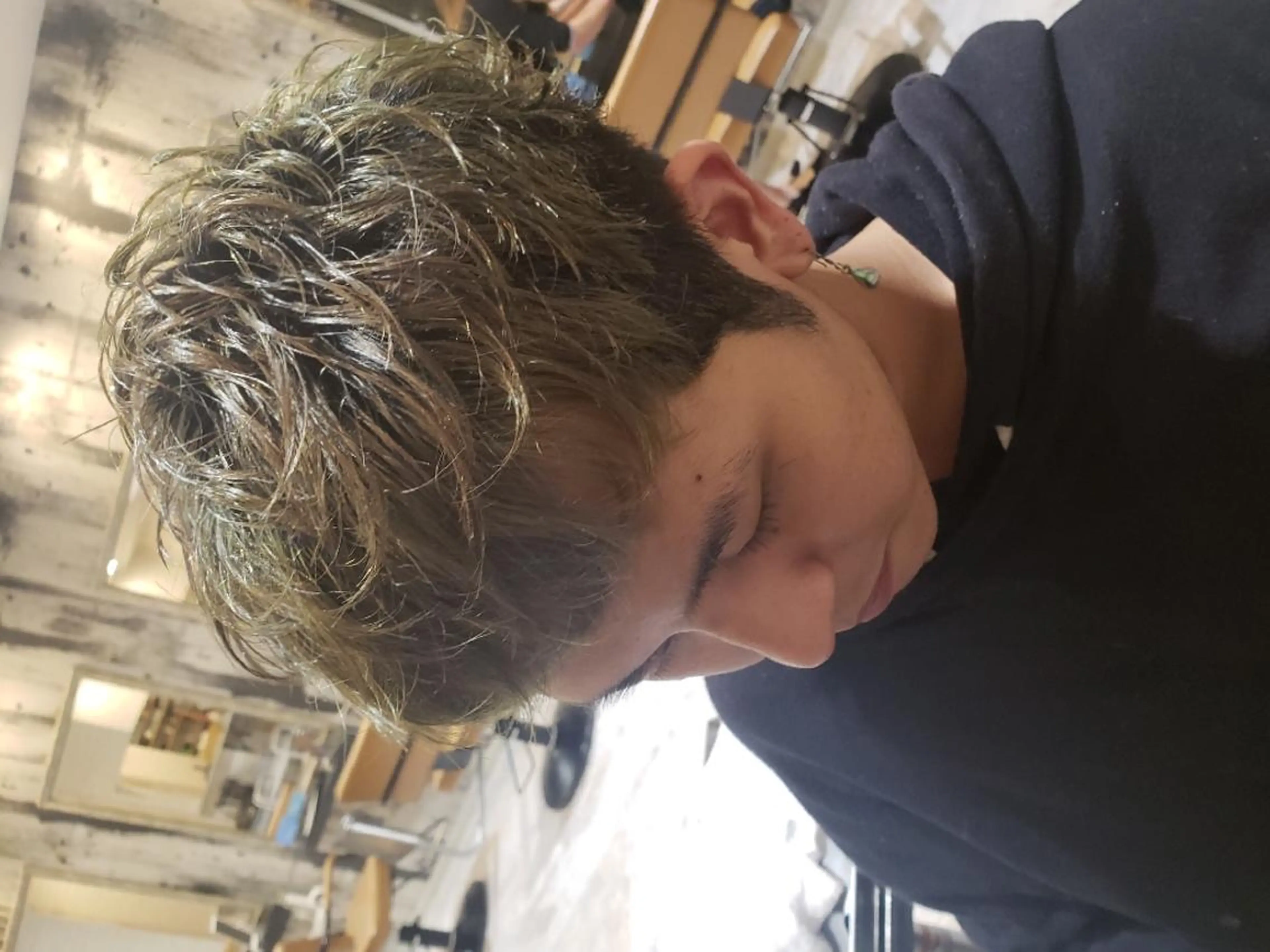 ショート カラー メンズ 渋谷 メンズ 木下 仁来のヘアスタイル