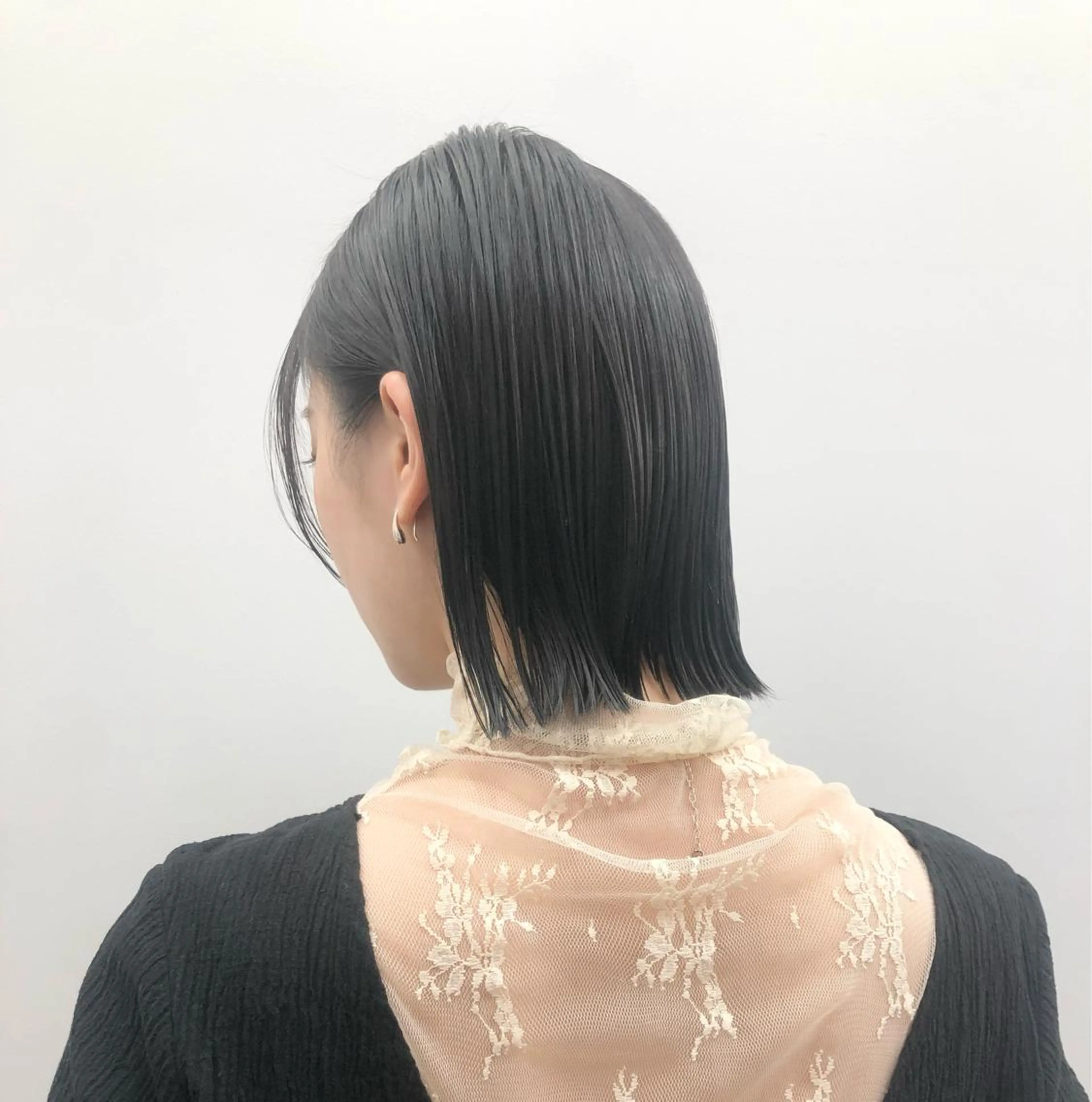 ミディアム カラー ボブ カット ヘアカラー トリートメント ハイトーン/ブリーチ 似合せカット/パーマのヘアスタイル