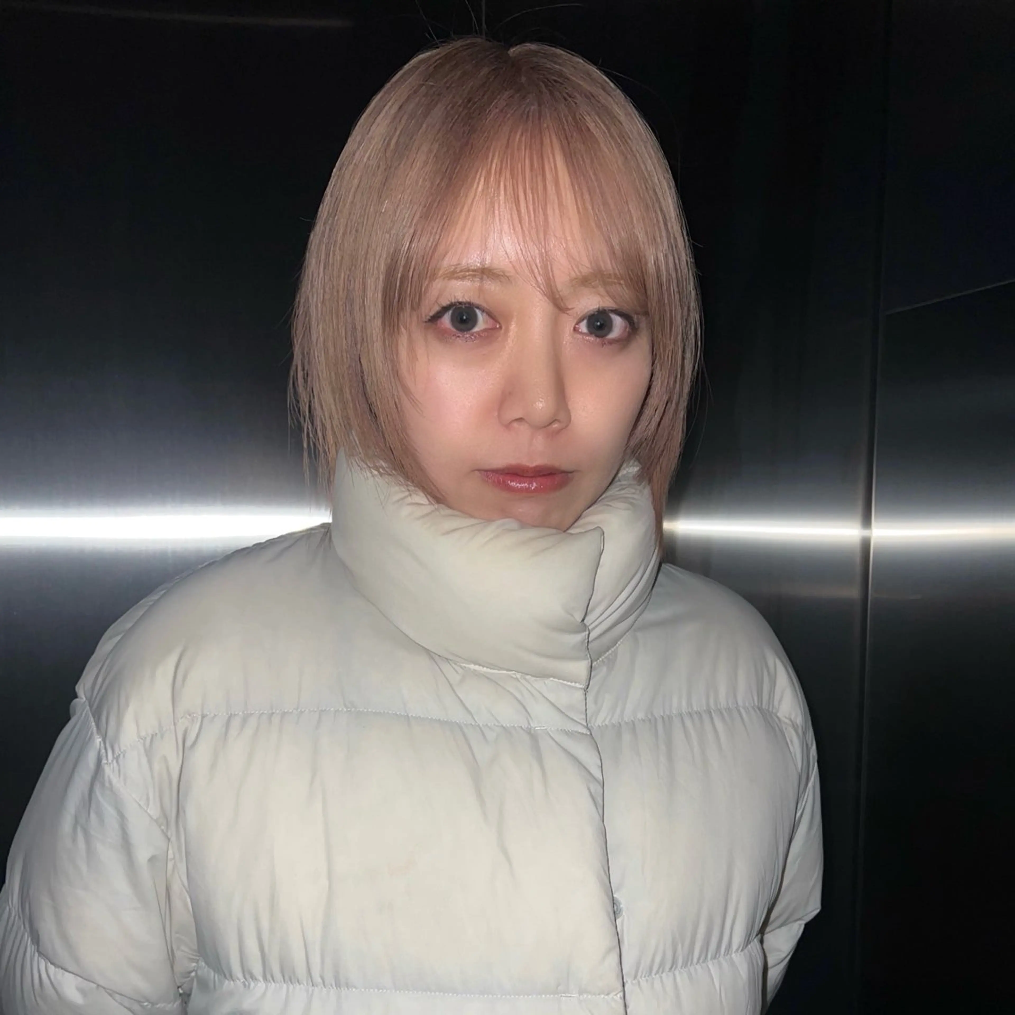 カラー ベージュカラー ピンクカラー ピンクベージュ ヘアカラー AYU/ブリーチ/ レイヤーカットのヘアスタイル