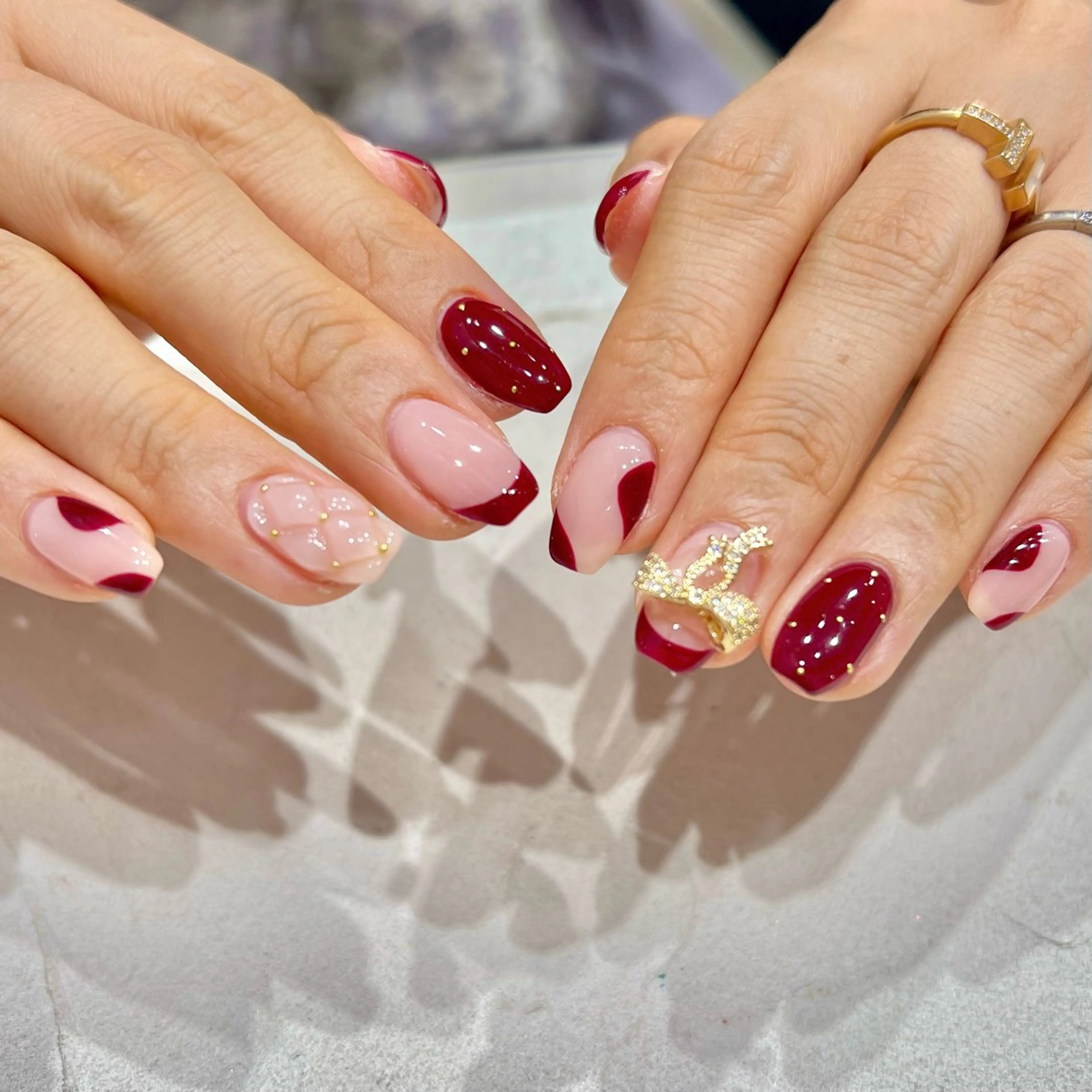 ネイル ボルドー フレンチネイル リボン ハンドネイル Bianca YAMADA☺︎のネイルデザイン