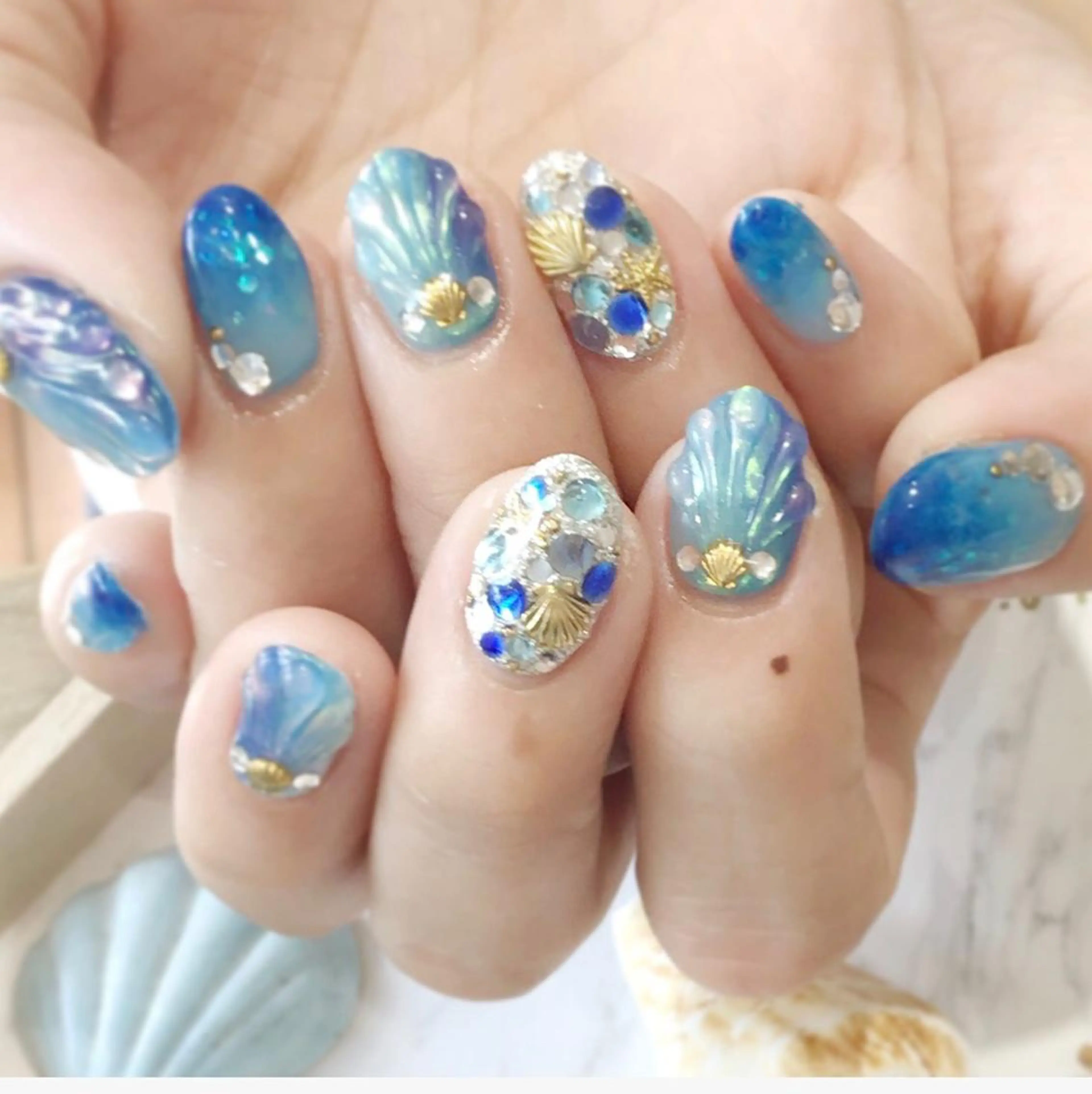 ネイル ハンドネイル Nest 三田のマツエク・マツパデザイン