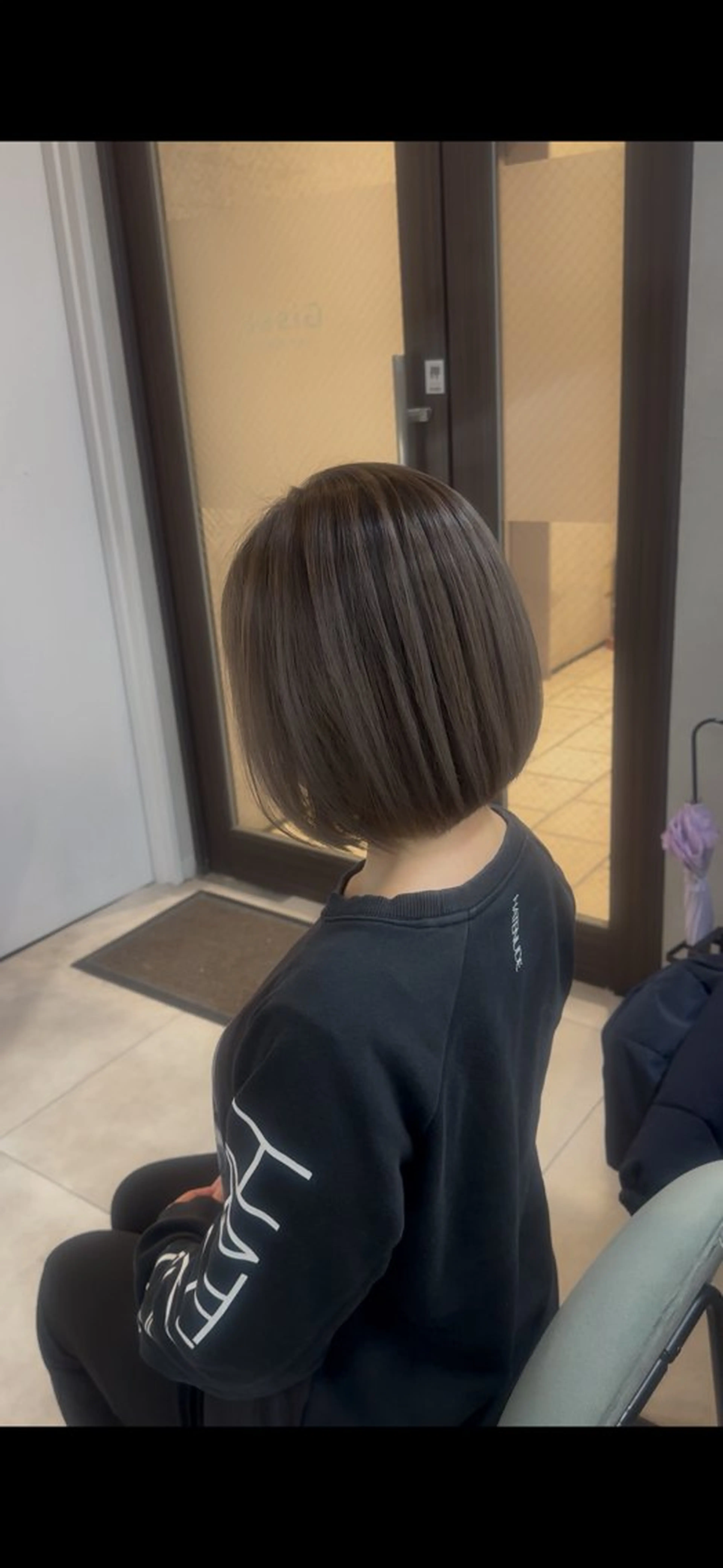 ショート ヘアカラー ジゼル小倉谷内尾祐音 ケアブリーチのヘアスタイル