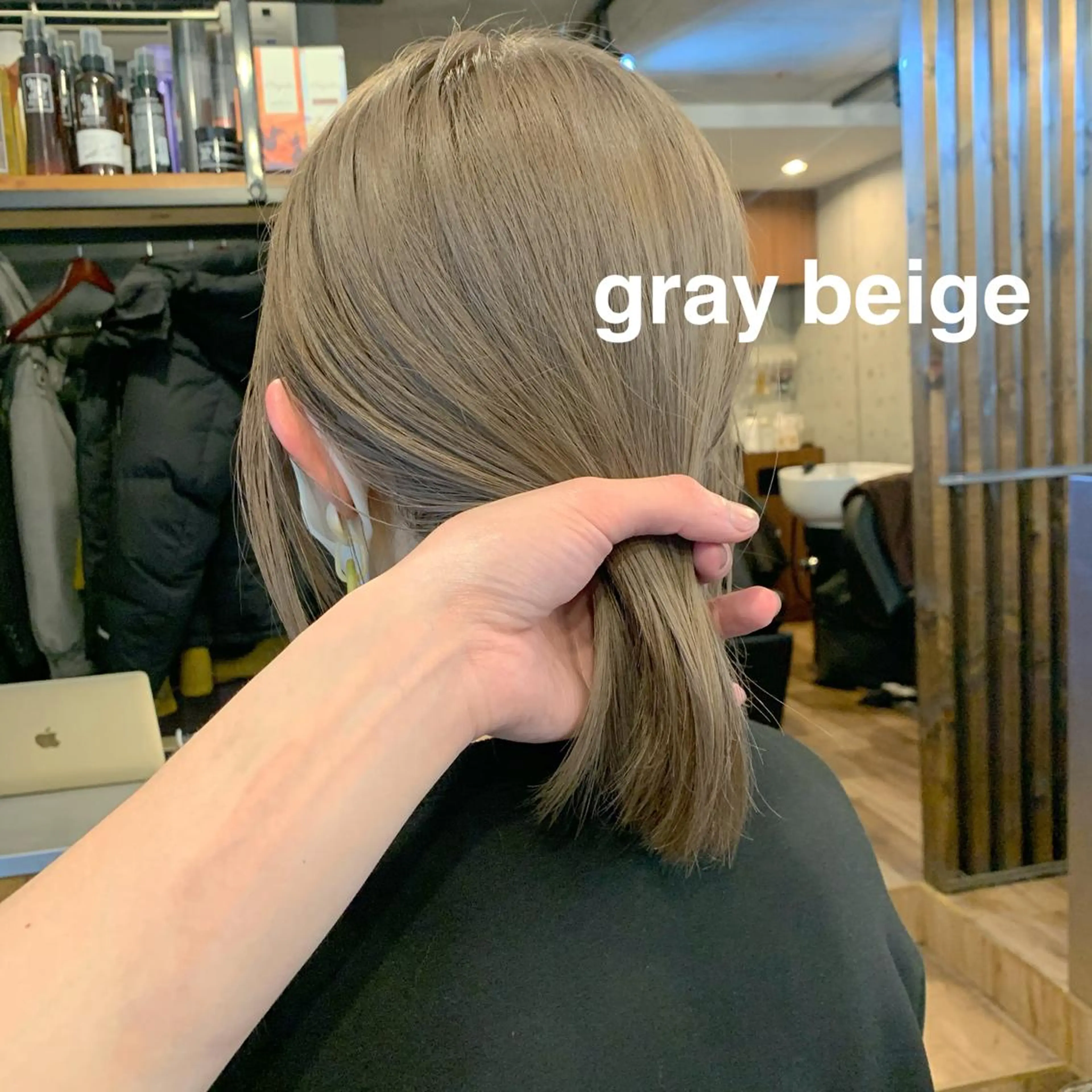 ショート カラー ブリーチ ケアブリーチ 透明感カラー グレージュ 柔らかブラウン/顔周 りレイヤー♡ユウシのヘアスタイル