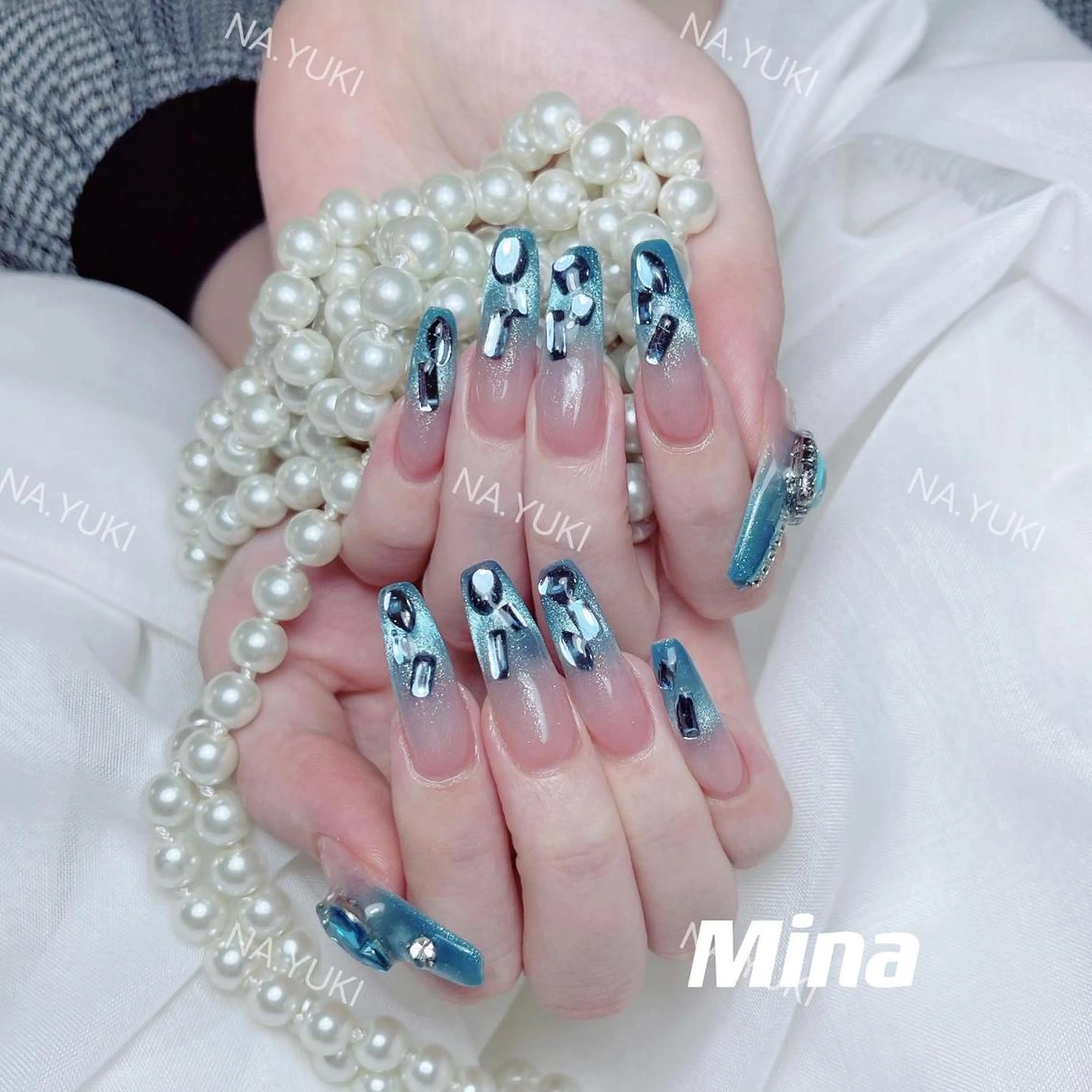 ネイル ハンドネイル 🦋 Queenieのネイルデザイン