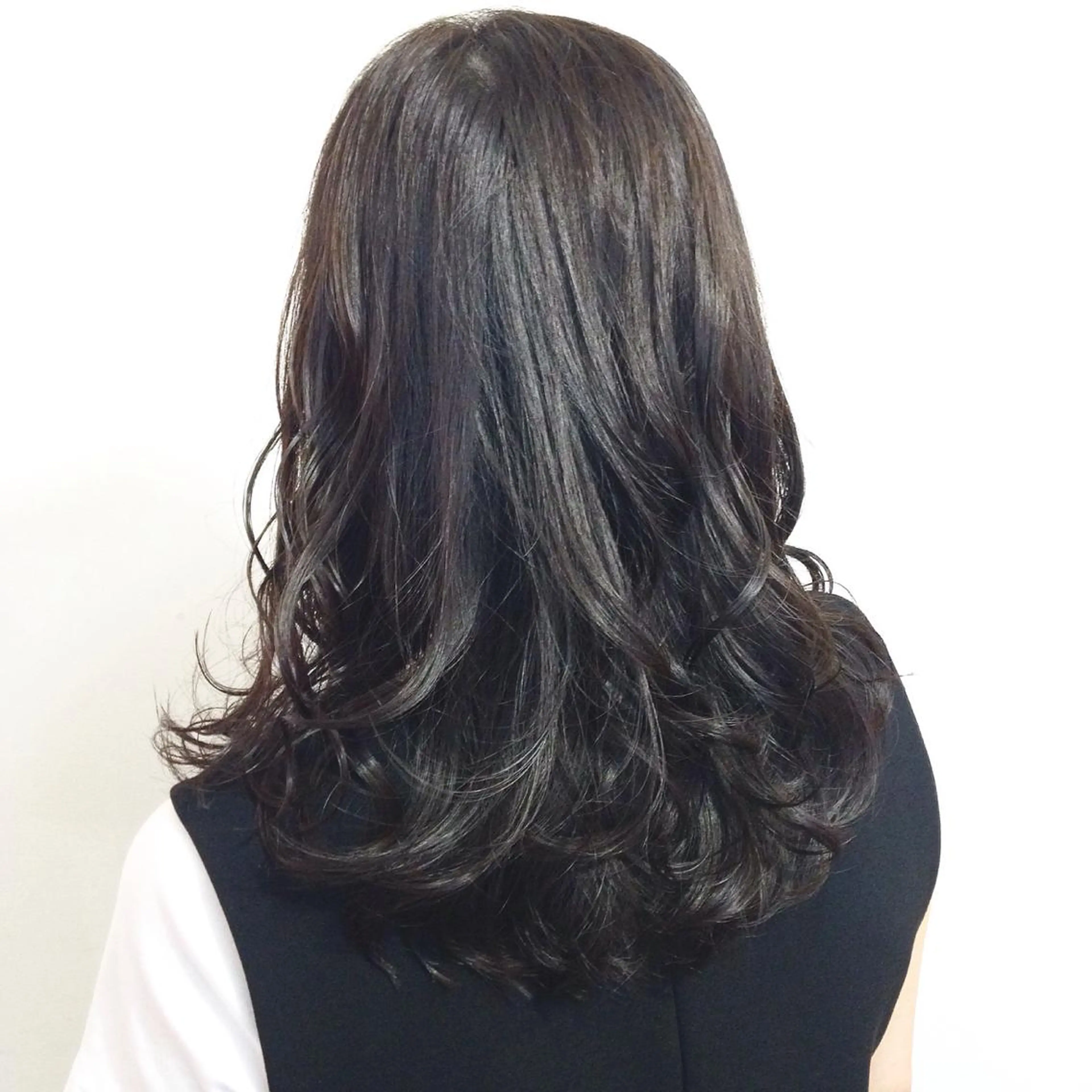 ミディアム カラー アッシュ アッシュグレー ダークアッシュ 💎髪質改善💎 デザイナーshinのヘアスタイル