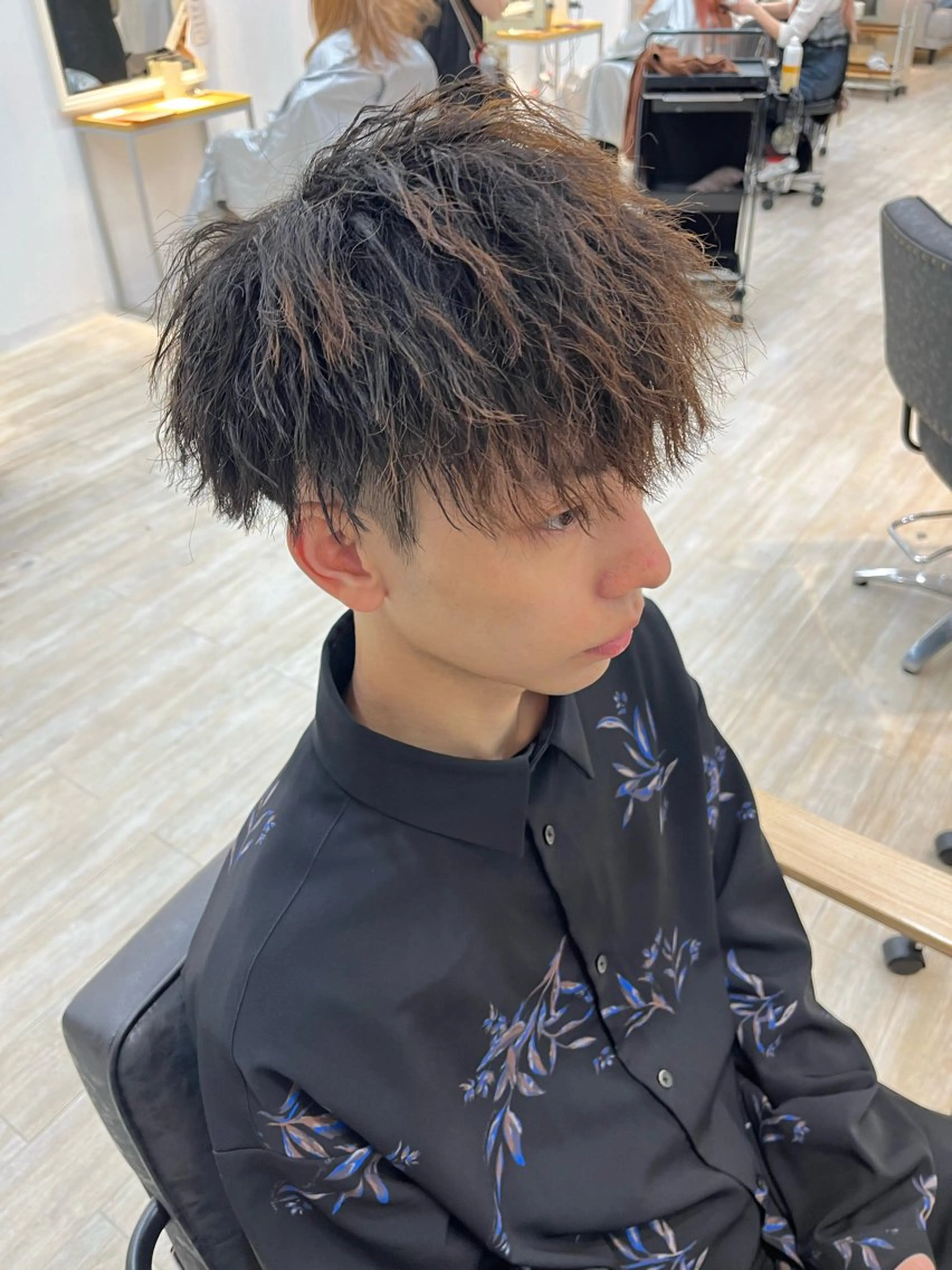 ショート パーマ メンズ 嵯峨 大地／パーマ／ ハード系／特殊系のヘアスタイル