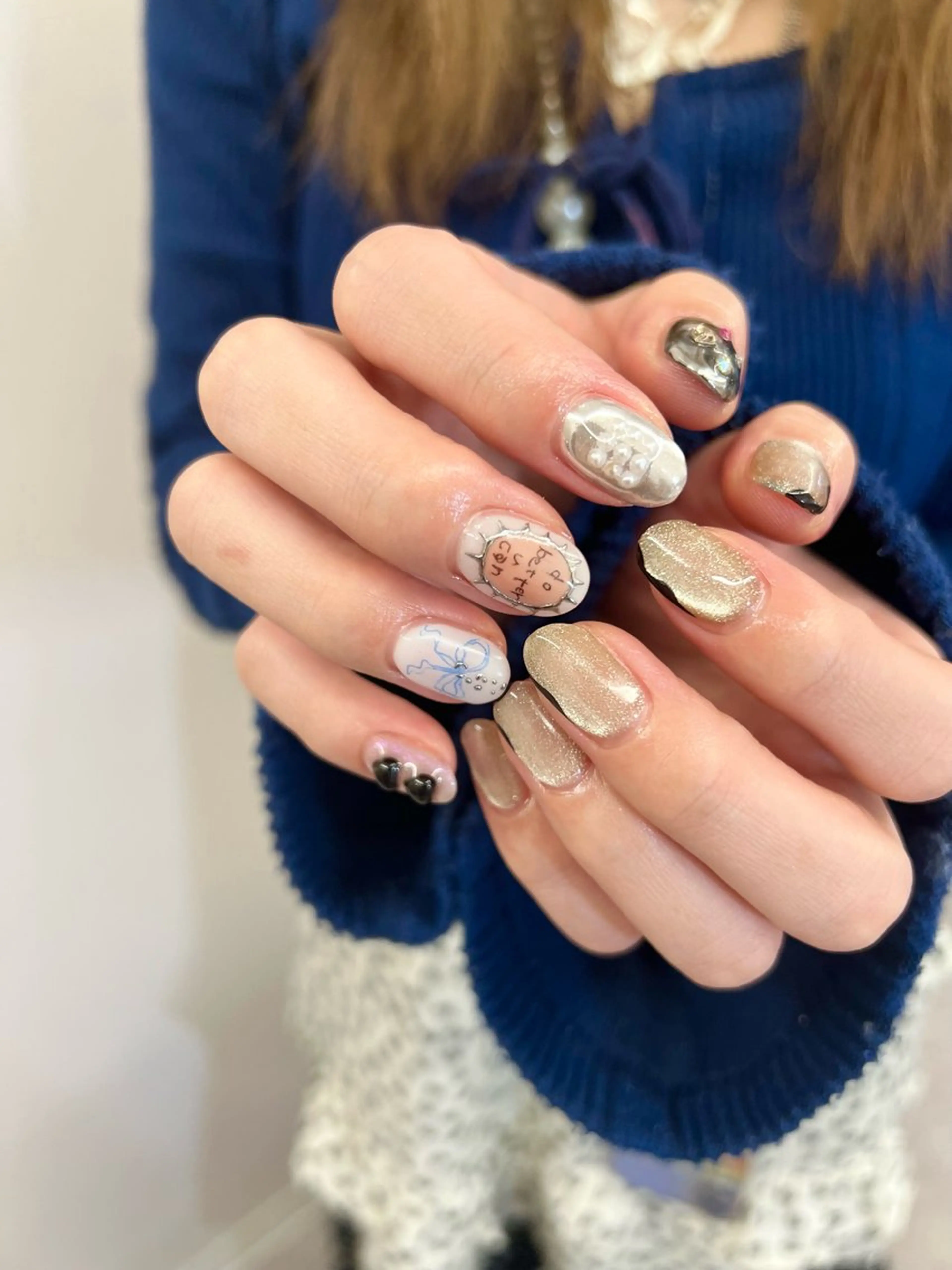 ネイル ジェルネイル ゴールド マグネットネイル ニュアンスネイル パラジェル ハンドネイル ハンドケア Bana_ Nailのネイルデザイン