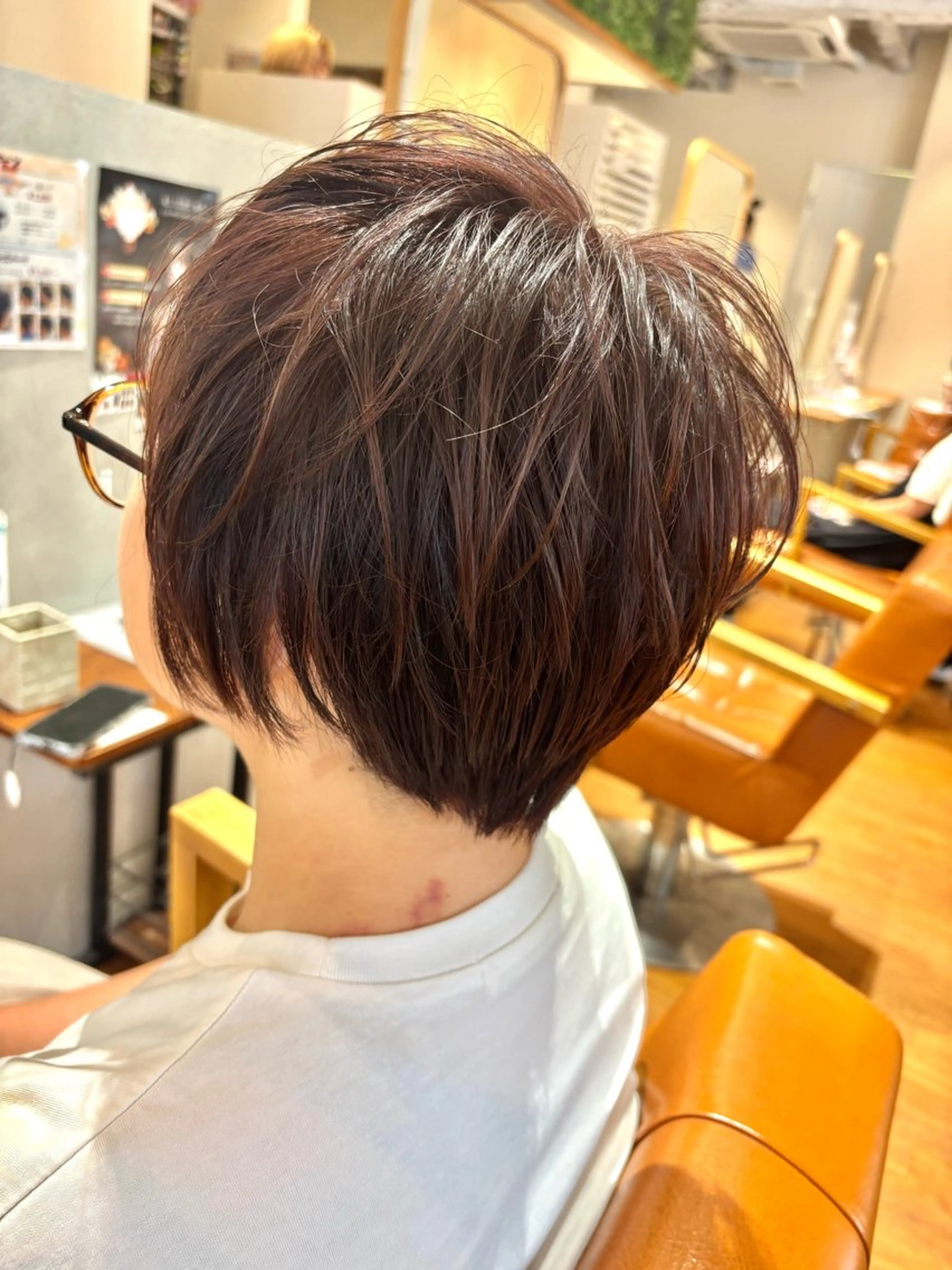 ショート カラー カット ヘアカラー 秋野 遥のヘアスタイル