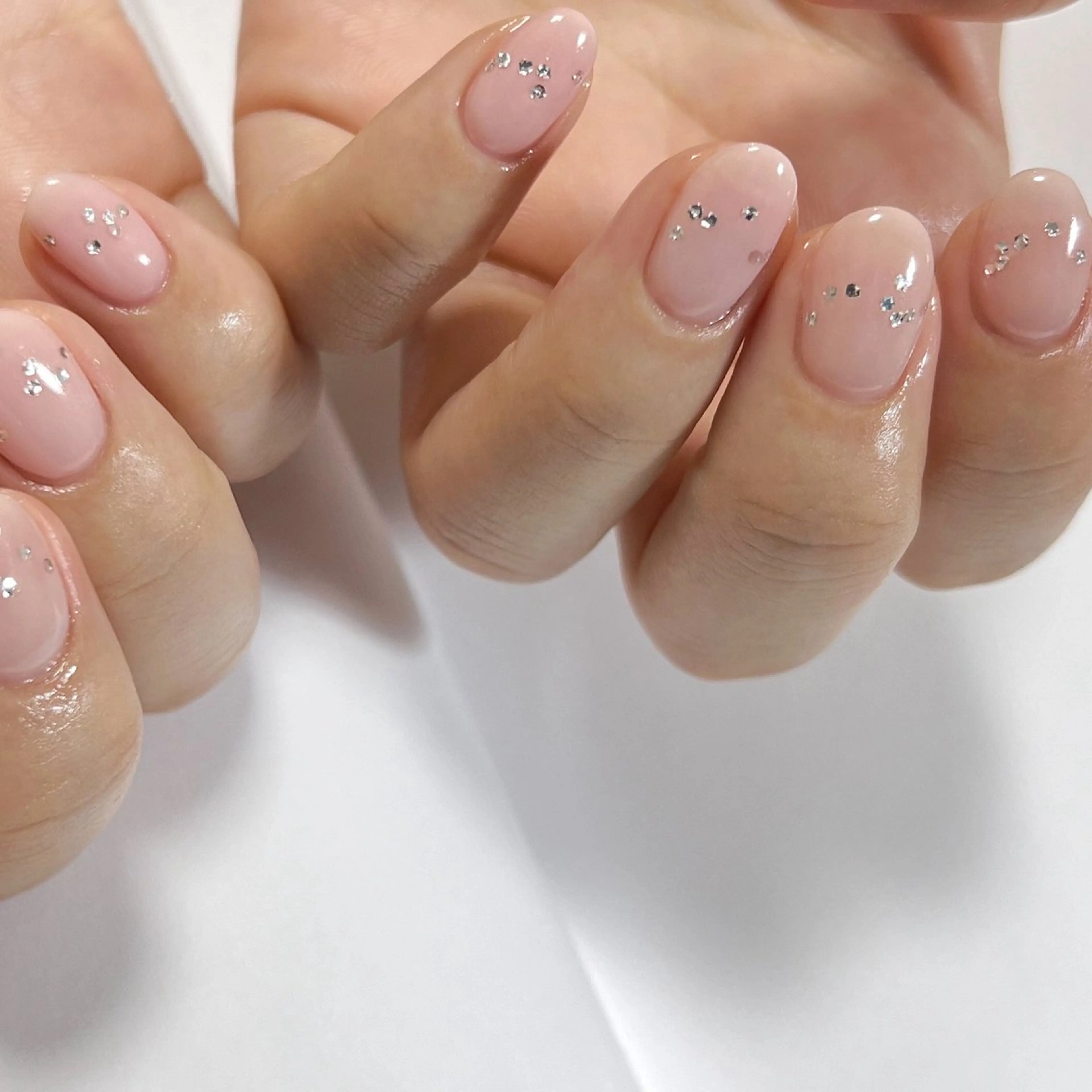 ネイル ピンク ピンクベージュ シンプルネイル 春ネイル ハンドネイル pointillé .ayaのネイルデザイン