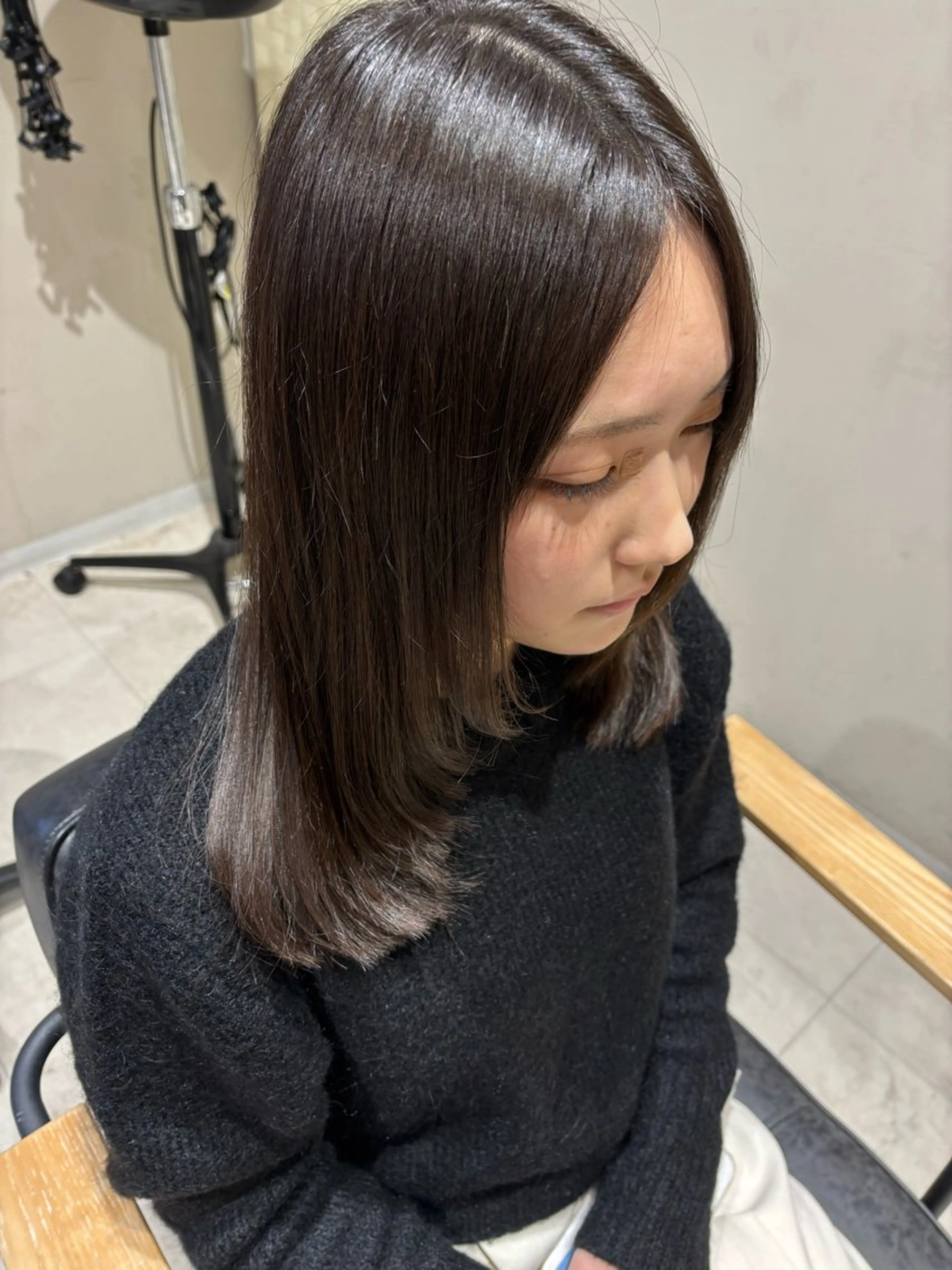 ミディアム 顔まわりレイヤー 顔周りカット レイヤーカット かわいい艶カラー🎀 ナカニシアチカのヘアスタイル